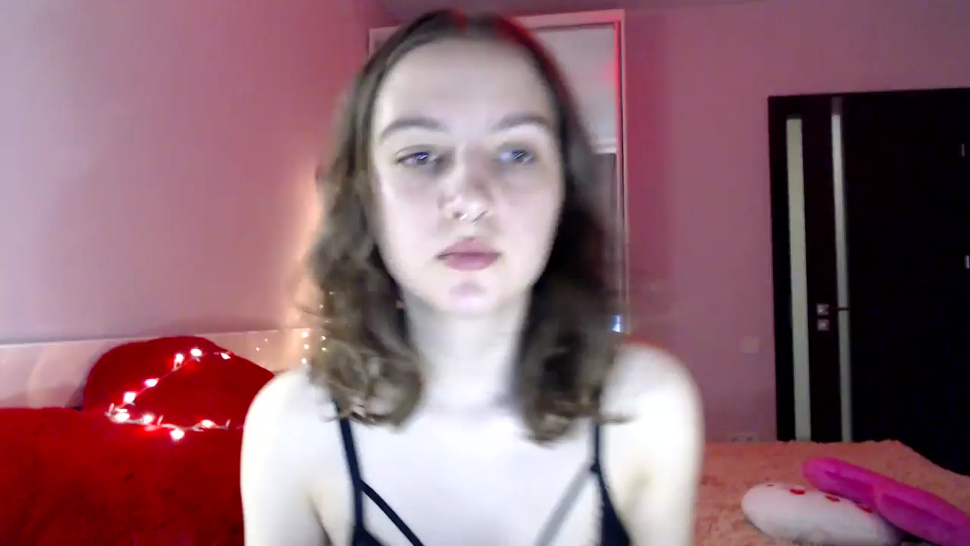 Gallery image thumbnail from LovelyBird's myfreecams stream on, 08/25/2024, 17:30 image 1 of 20