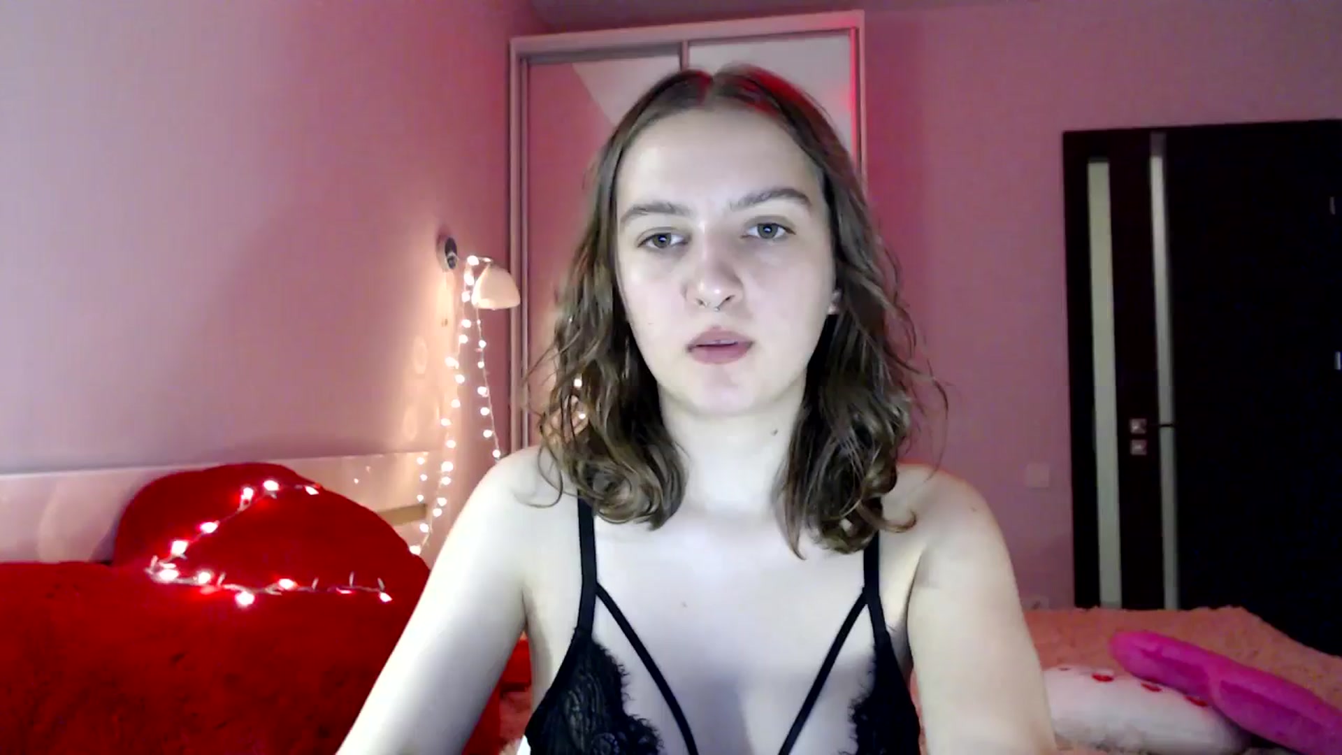 Gallery image thumbnail from LovelyBird's myfreecams stream on, 08/25/2024, 17:30 image 3 of 20