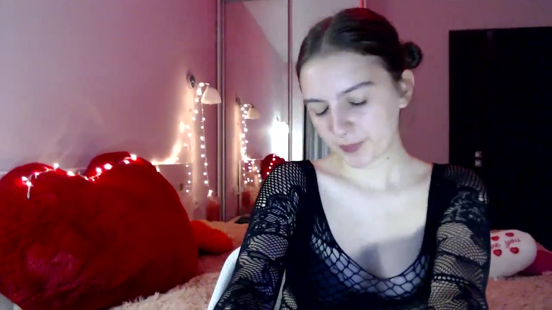 Gallery image thumbnail from LovelyBird's myfreecams stream on, 08/27/2024, 01:36 image 3 of 20