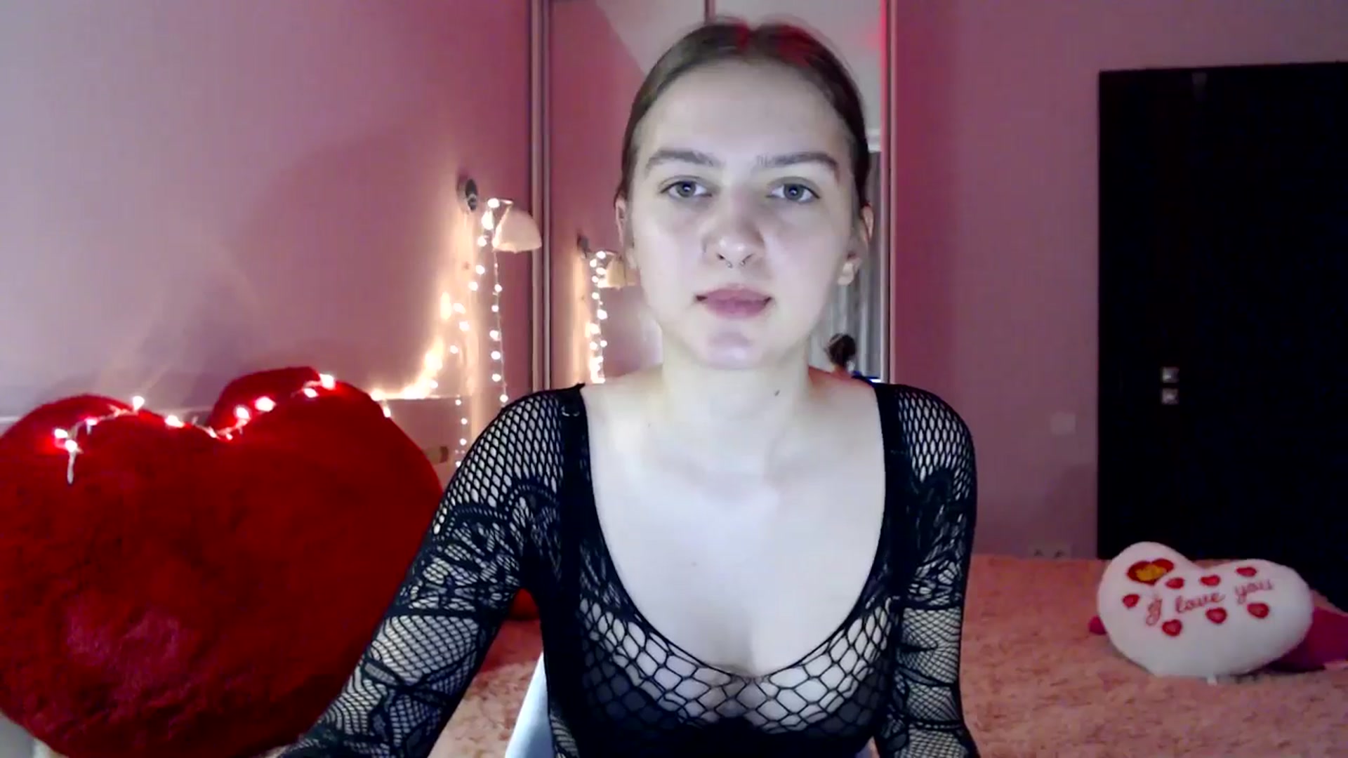 Gallery image thumbnail from LovelyBird's myfreecams stream on, 08/27/2024, 01:36 image 13 of 20