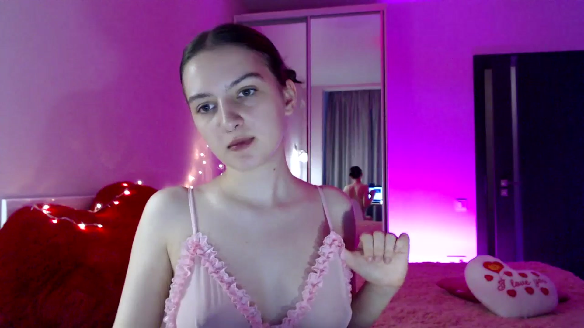 Gallery image thumbnail from LovelyBird's myfreecams stream on, 08/30/2024, 15:56 image 16 of 20
