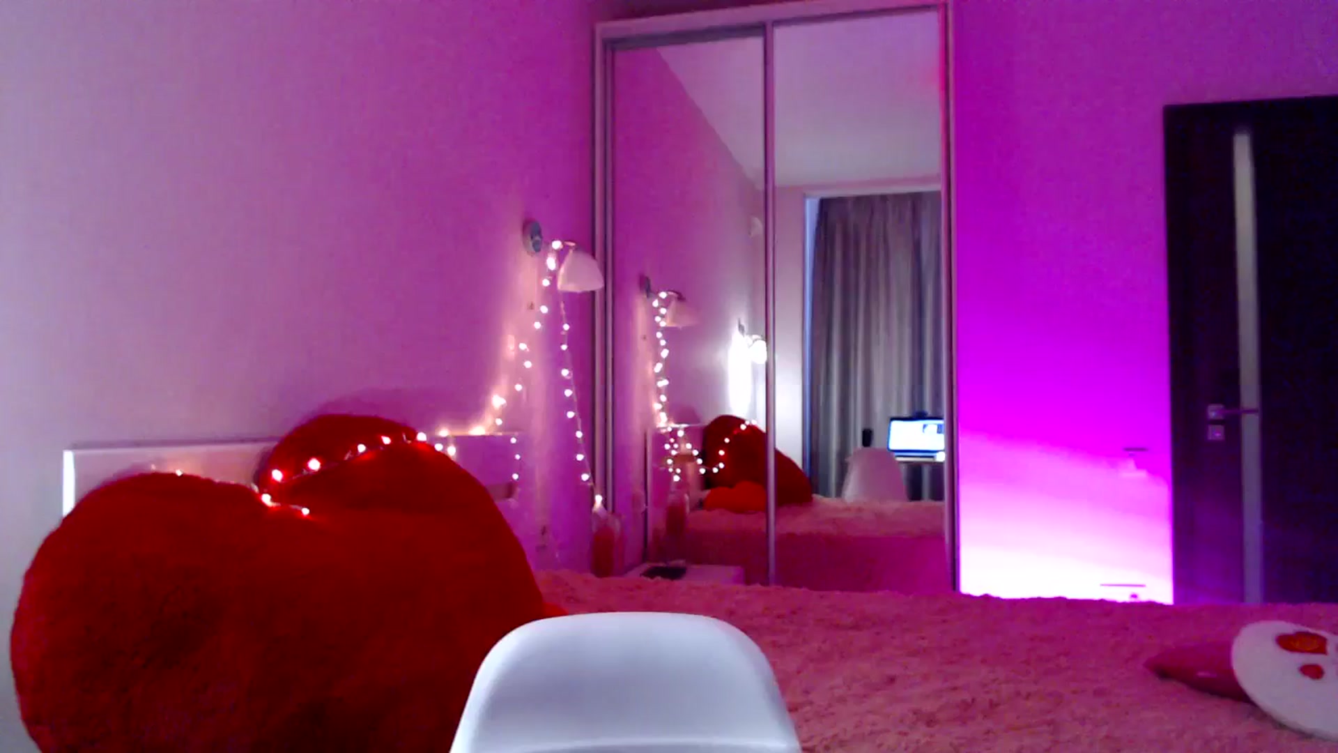 Gallery image thumbnail from LovelyBird's myfreecams stream on, 09/02/2024, 12:32 image 3 of 20