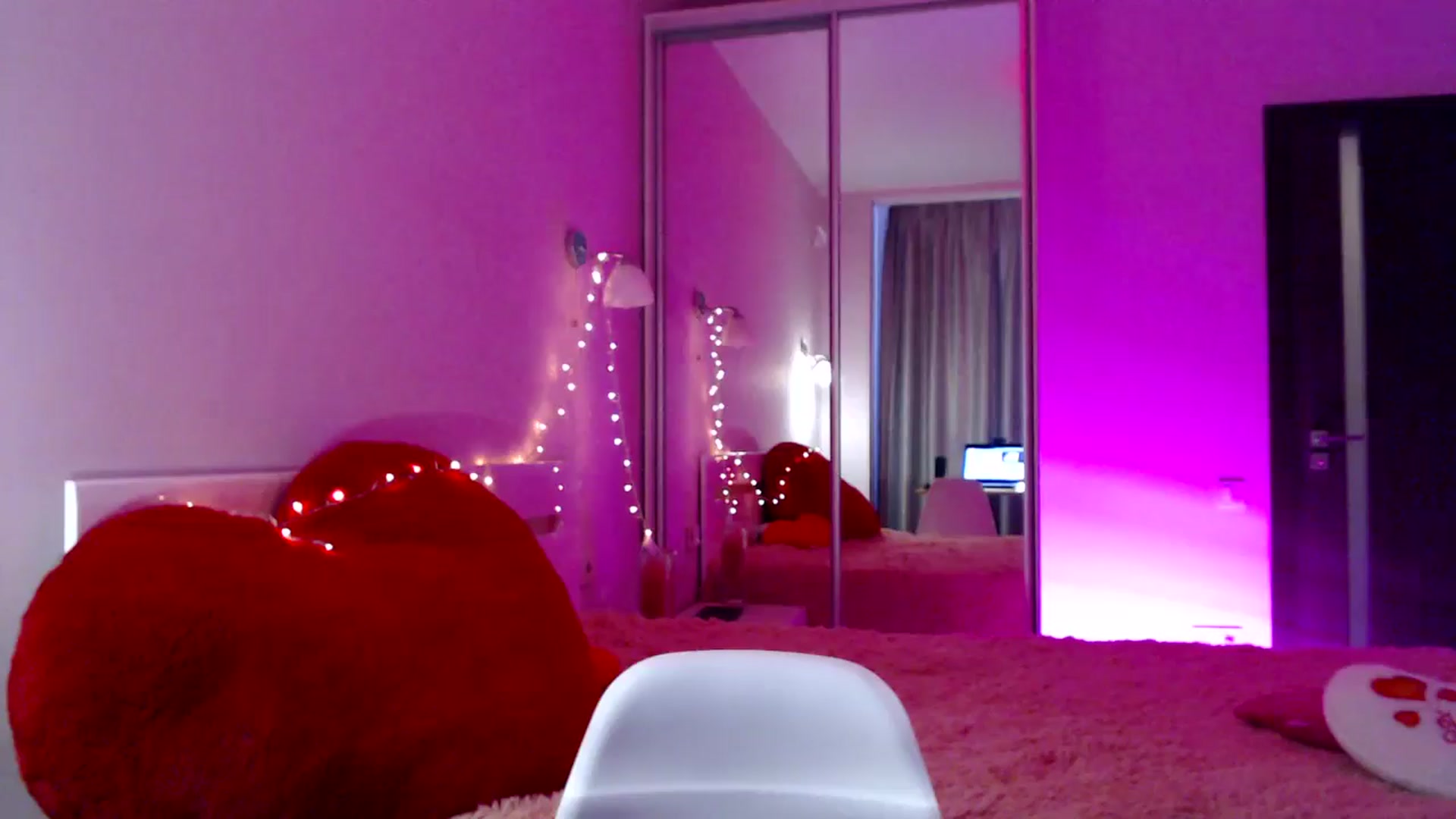 Gallery image thumbnail from LovelyBird's myfreecams stream on, 09/02/2024, 13:19 image 13 of 20