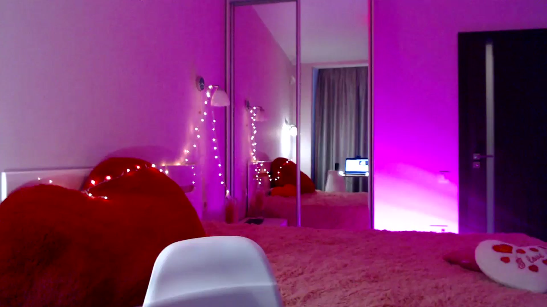 Gallery image thumbnail from LovelyBird's myfreecams stream on, 09/02/2024, 16:00 image 6 of 20