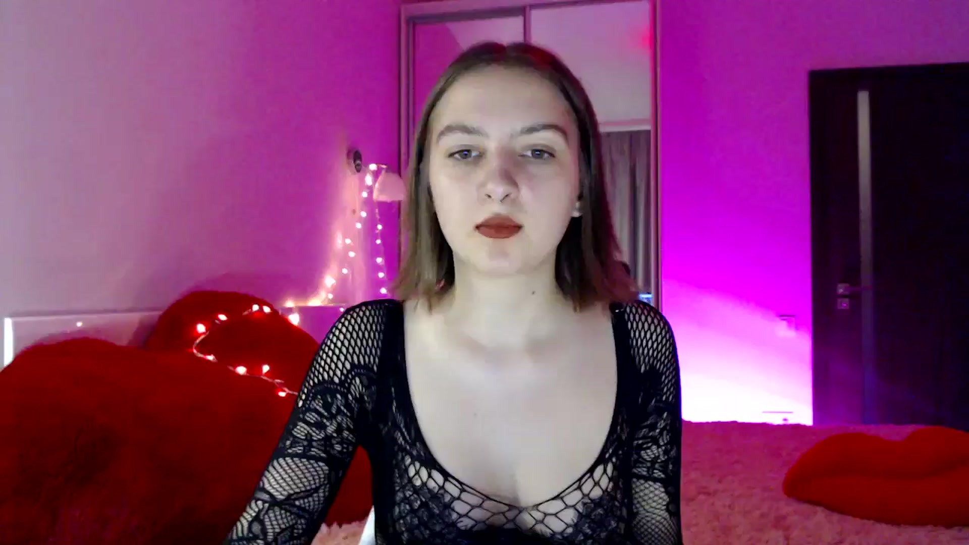 Gallery image thumbnail from LovelyBird's myfreecams stream on, 09/06/2024, 19:01 image 8 of 20