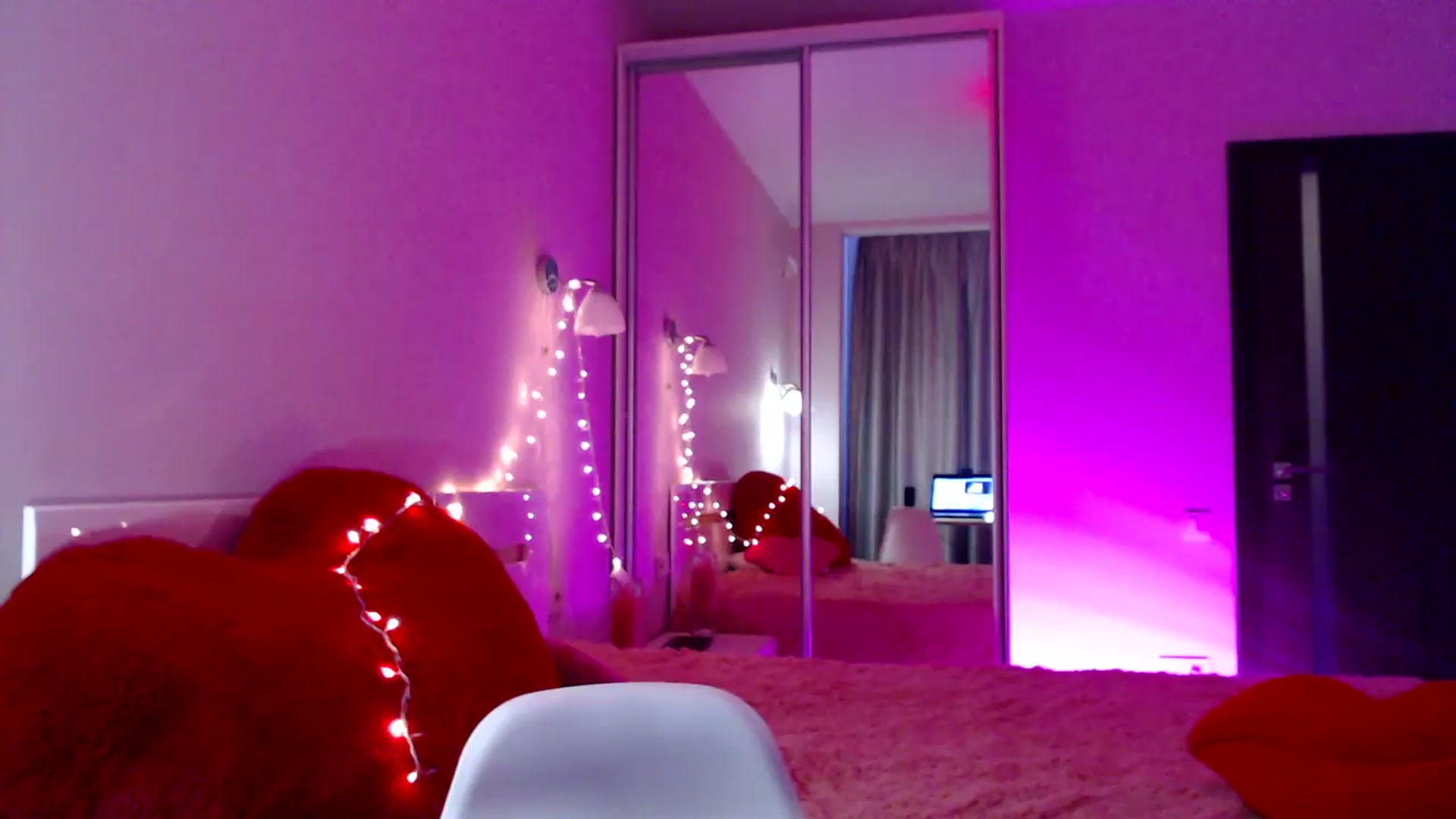 Gallery image thumbnail from LovelyBird's myfreecams stream on, 09/07/2024, 12:22 image 19 of 20