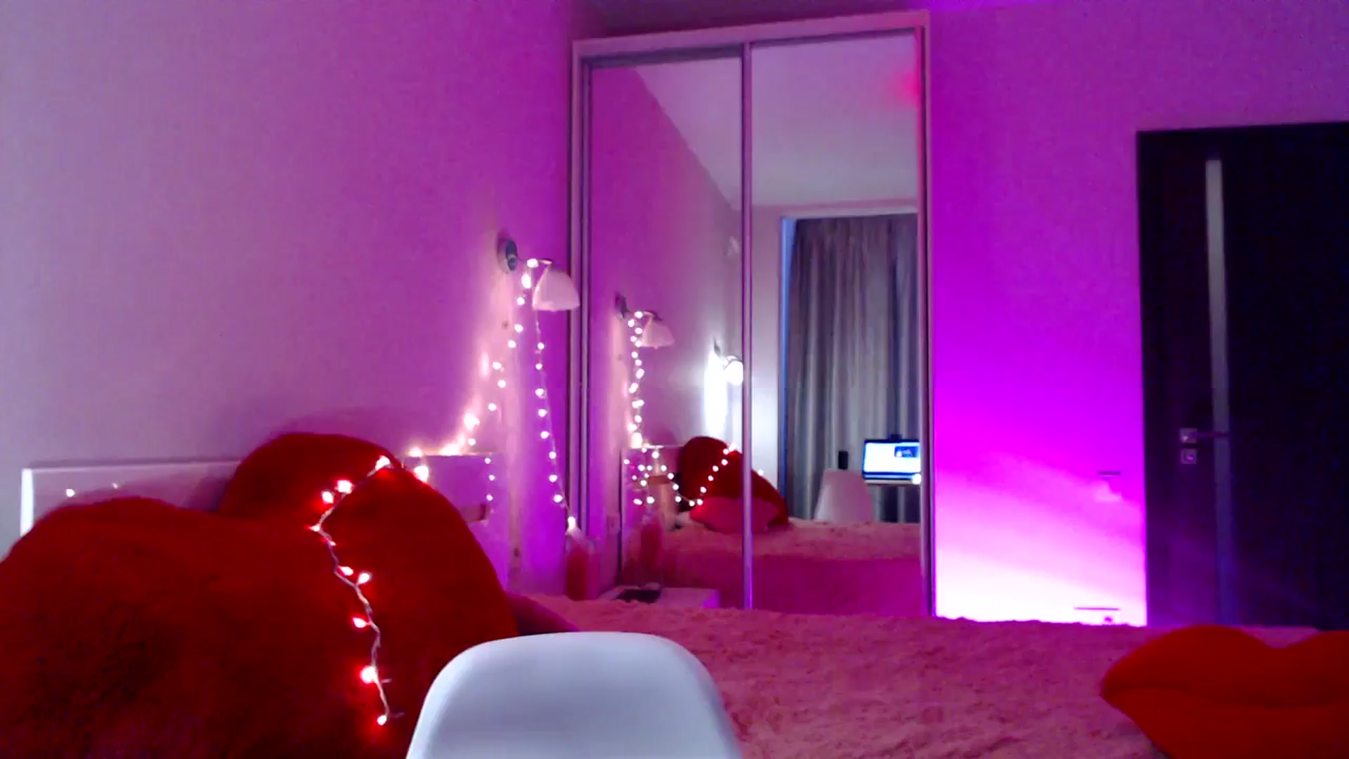 Gallery image thumbnail from LovelyBird's myfreecams stream on, 09/07/2024, 12:22 image 20 of 20