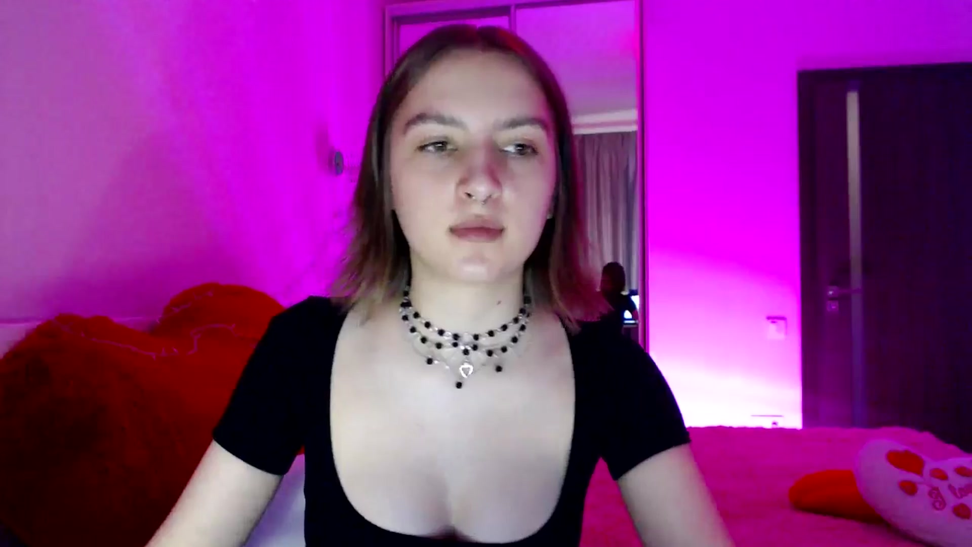 Gallery image thumbnail from LovelyBird's myfreecams stream on, 09/09/2024, 13:40 image 20 of 20