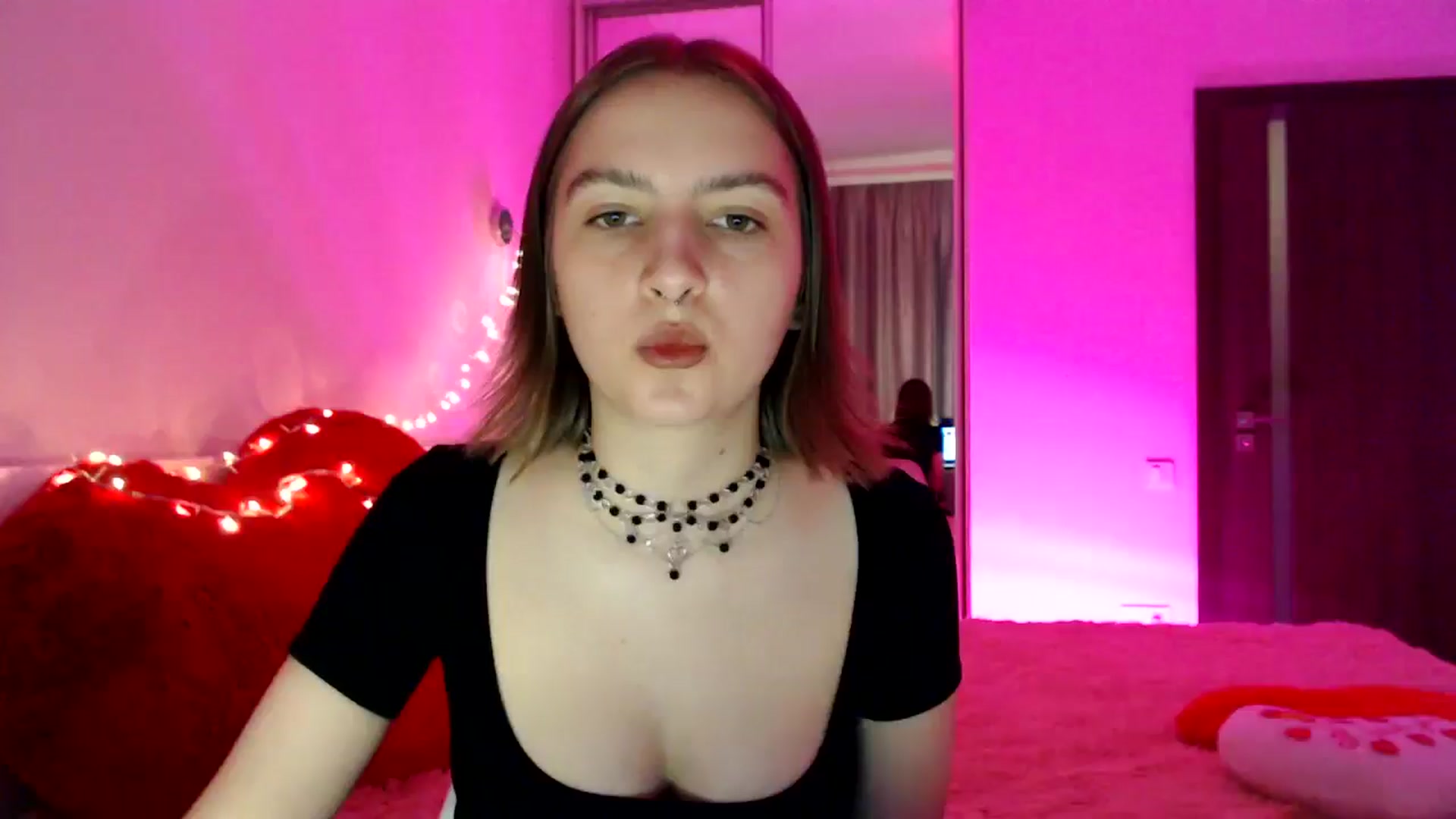 Gallery image thumbnail from LovelyBird's myfreecams stream on, 09/09/2024, 14:18 image 10 of 20