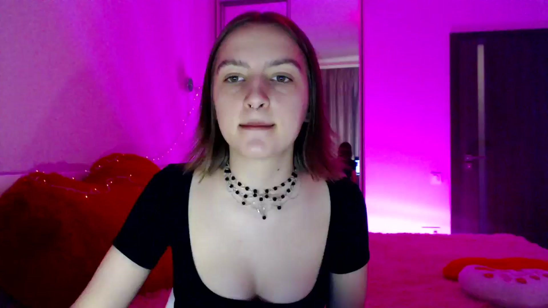 Gallery image thumbnail from LovelyBird's myfreecams stream on, 09/09/2024, 14:18 image 8 of 20