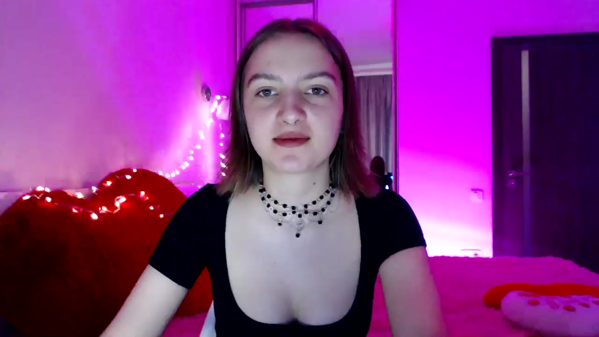 Gallery image thumbnail from LovelyBird's myfreecams stream on, 09/09/2024, 15:19 image 9 of 20