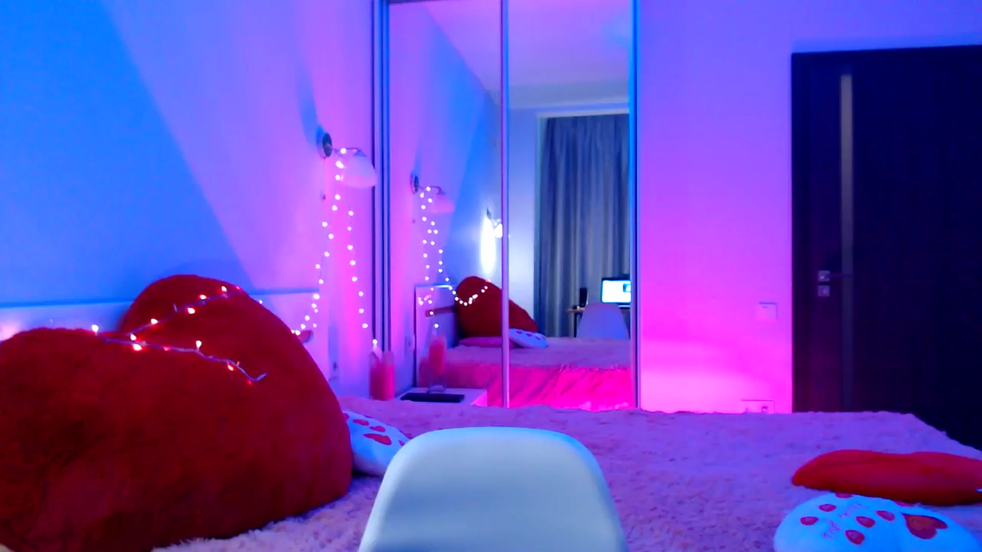 Gallery image thumbnail from LovelyBird's myfreecams stream on, 09/13/2024, 13:31 image 1 of 20