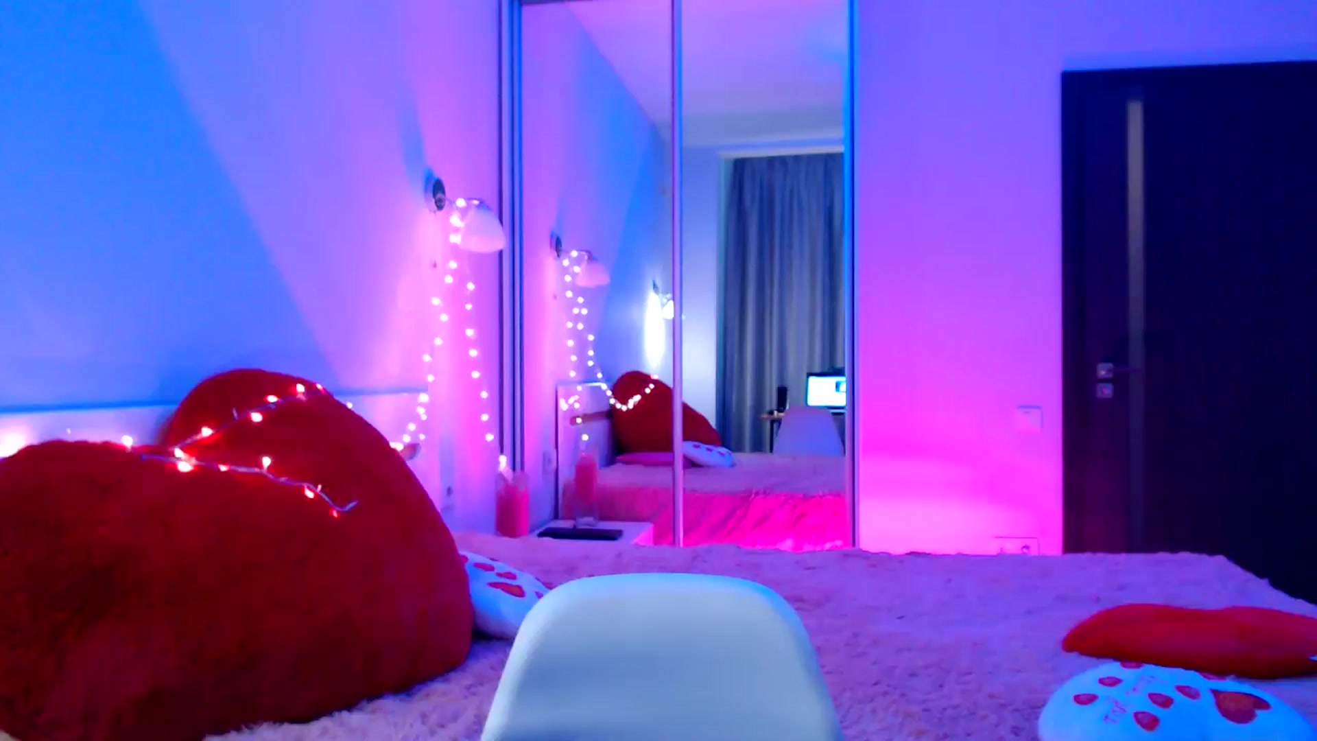 Gallery image thumbnail from LovelyBird's myfreecams stream on, 09/13/2024, 13:31 image 2 of 20