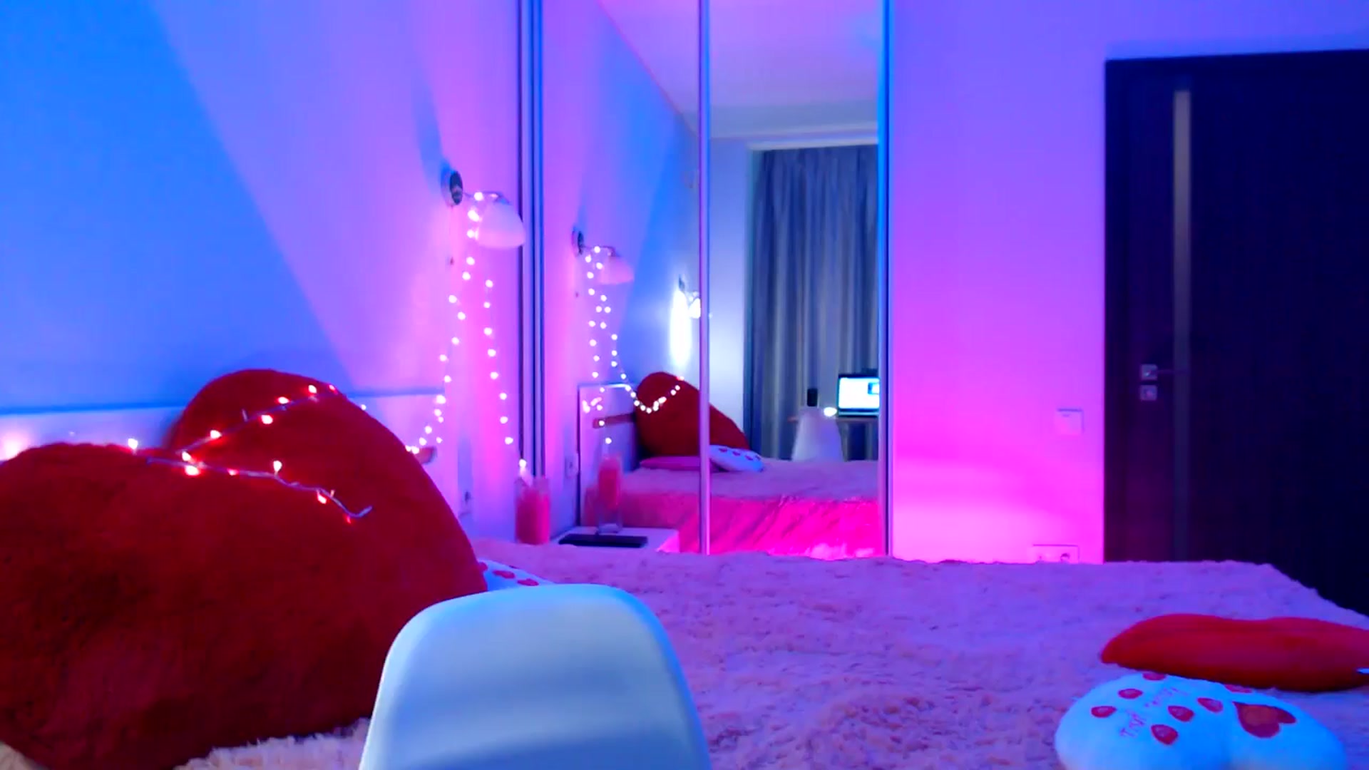 Gallery image thumbnail from LovelyBird's myfreecams stream on, 09/13/2024, 14:41 image 15 of 20