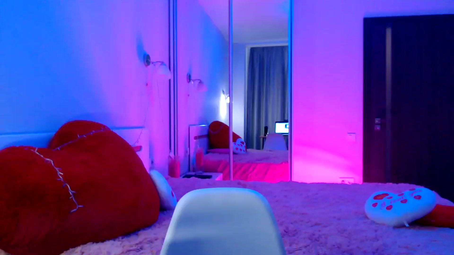 Gallery image thumbnail from LovelyBird's myfreecams stream on, 09/20/2024, 10:59 image 3 of 20