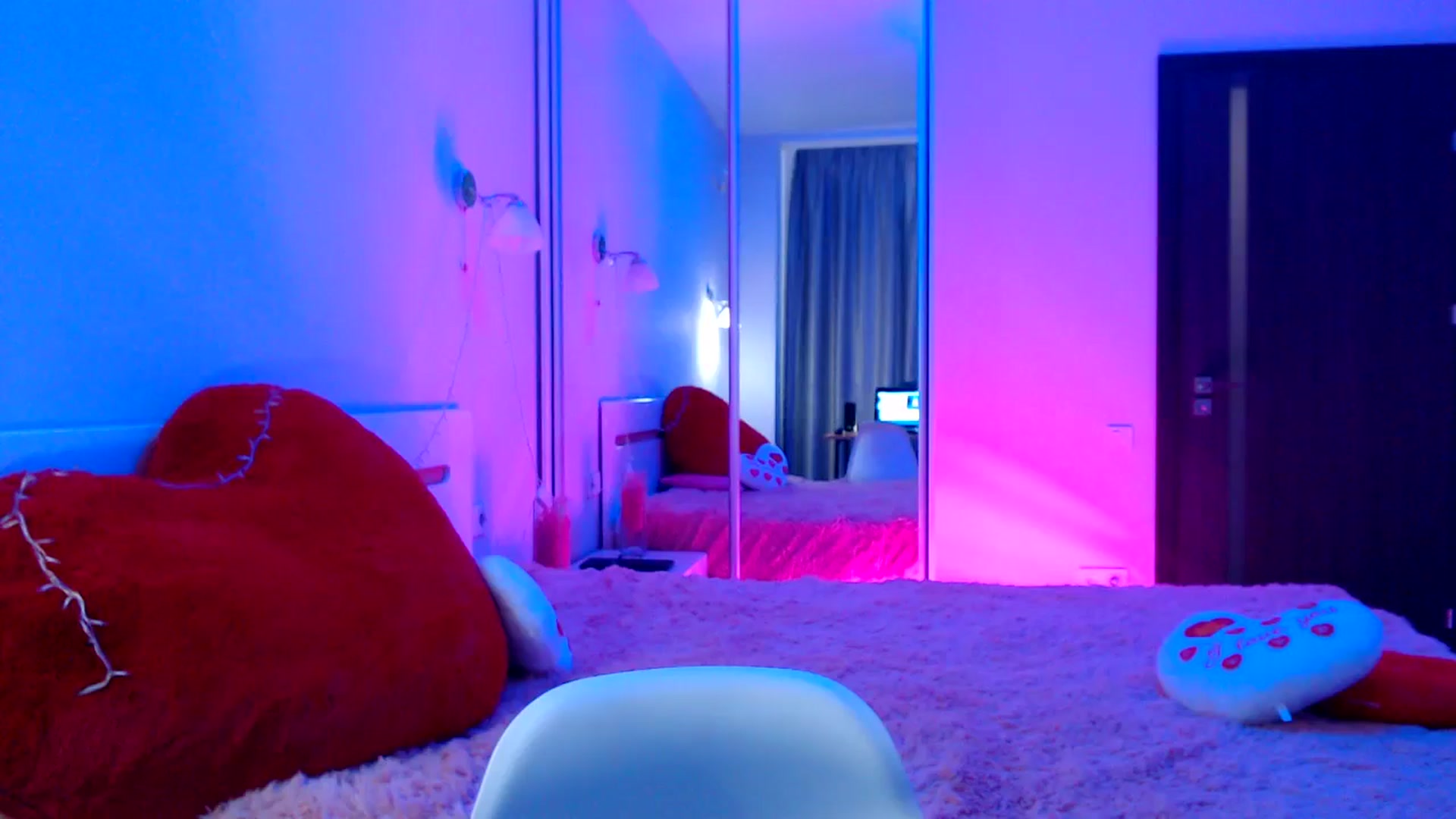 Gallery image thumbnail from LovelyBird's myfreecams stream on, 09/21/2024, 10:47 image 11 of 20