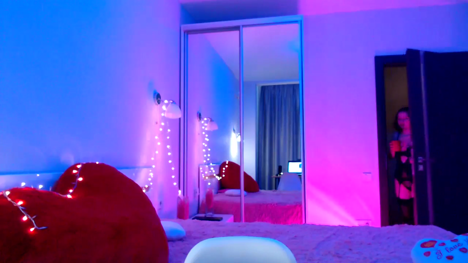 Gallery image thumbnail from LovelyBird's myfreecams stream on, 09/29/2024, 11:51 image 4 of 20