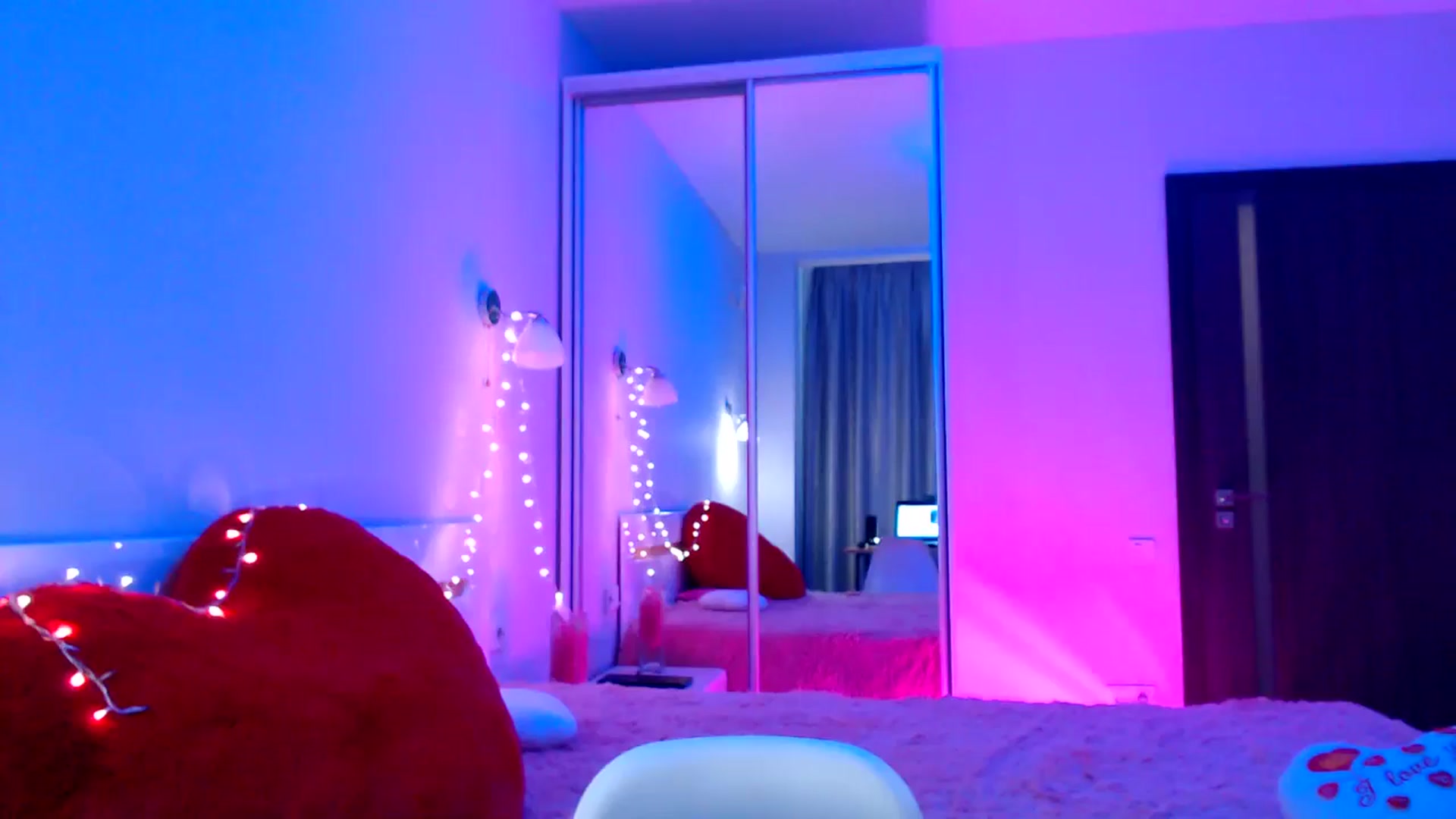 Gallery image thumbnail from LovelyBird's myfreecams stream on, 09/29/2024, 11:51 image 3 of 20