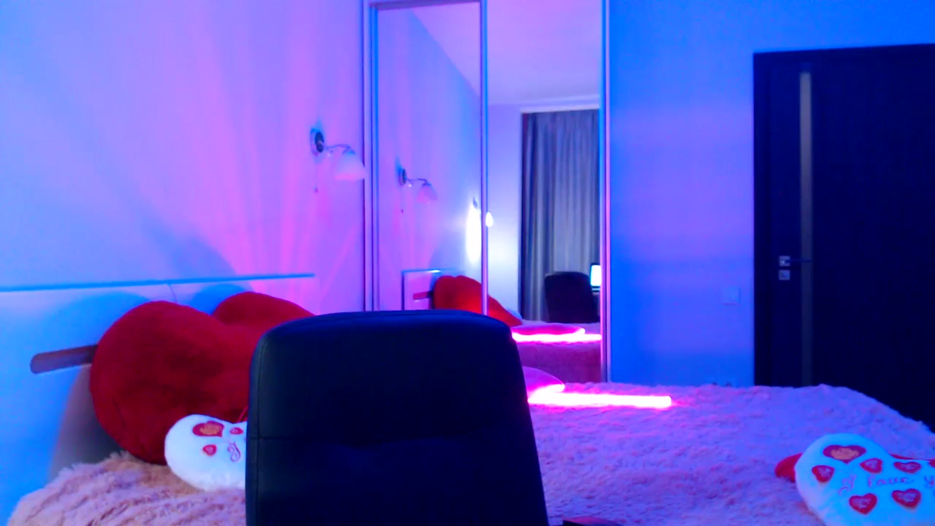 Gallery image thumbnail from LovelyBird's myfreecams stream on, 12/30/2024, 14:55 image 3 of 20