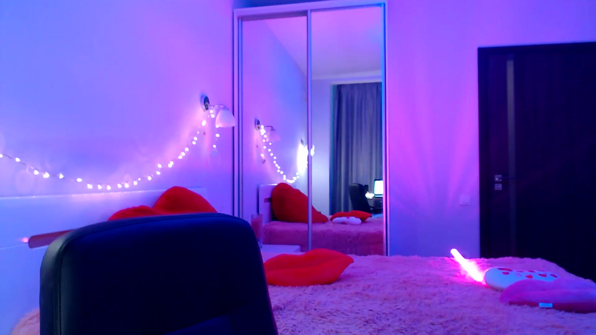 Gallery image thumbnail from LovelyBird's myfreecams stream on, 03/08/2025, 14:41 image 11 of 20