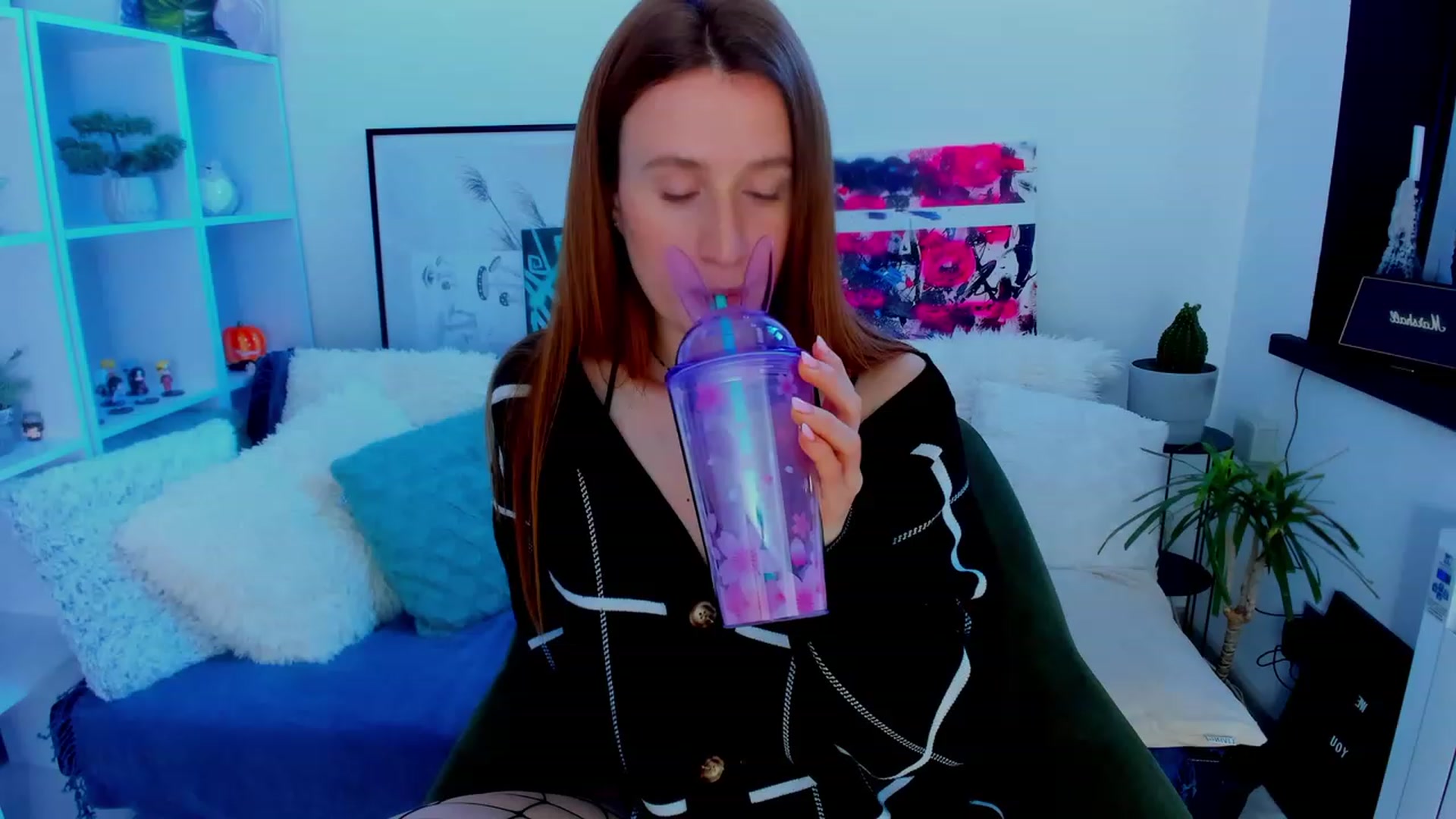 Gallery image thumbnail from LovelyBvnny's myfreecams stream on, 01/21/2023, 12:41 image 17 of 20