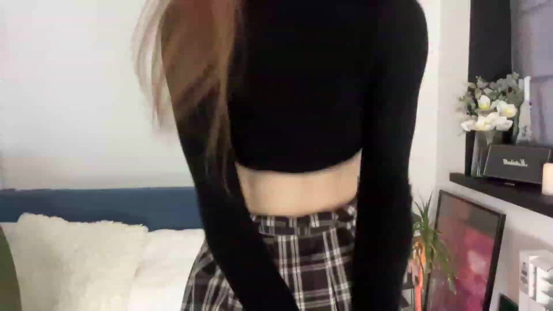 Gallery image thumbnail from LovelyBvnny's myfreecams stream on, 04/09/2023, 10:06 image 2 of 20