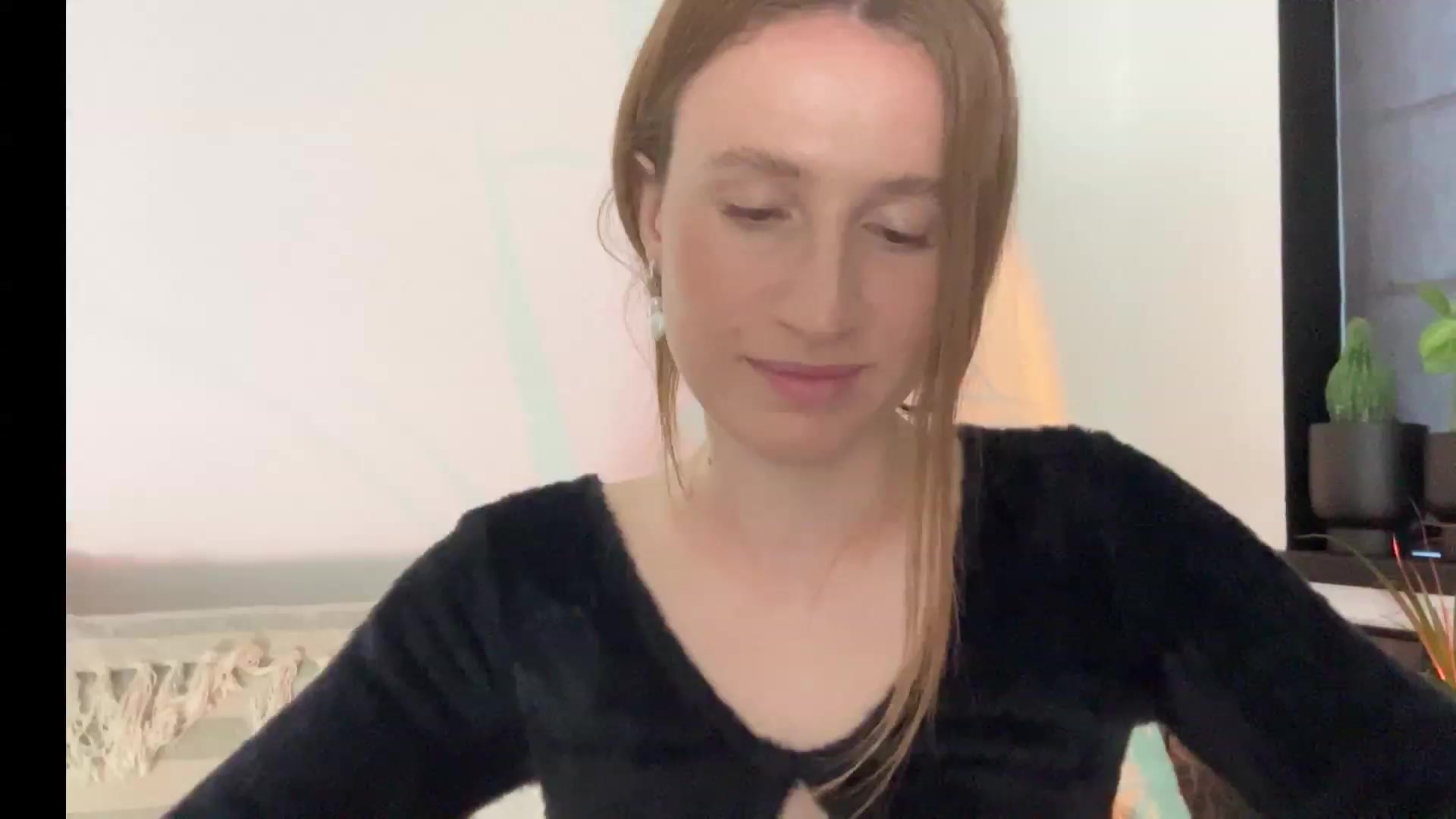 Gallery image thumbnail from LovelyBvnny's myfreecams stream on, 06/19/2023, 15:02 image 18 of 20