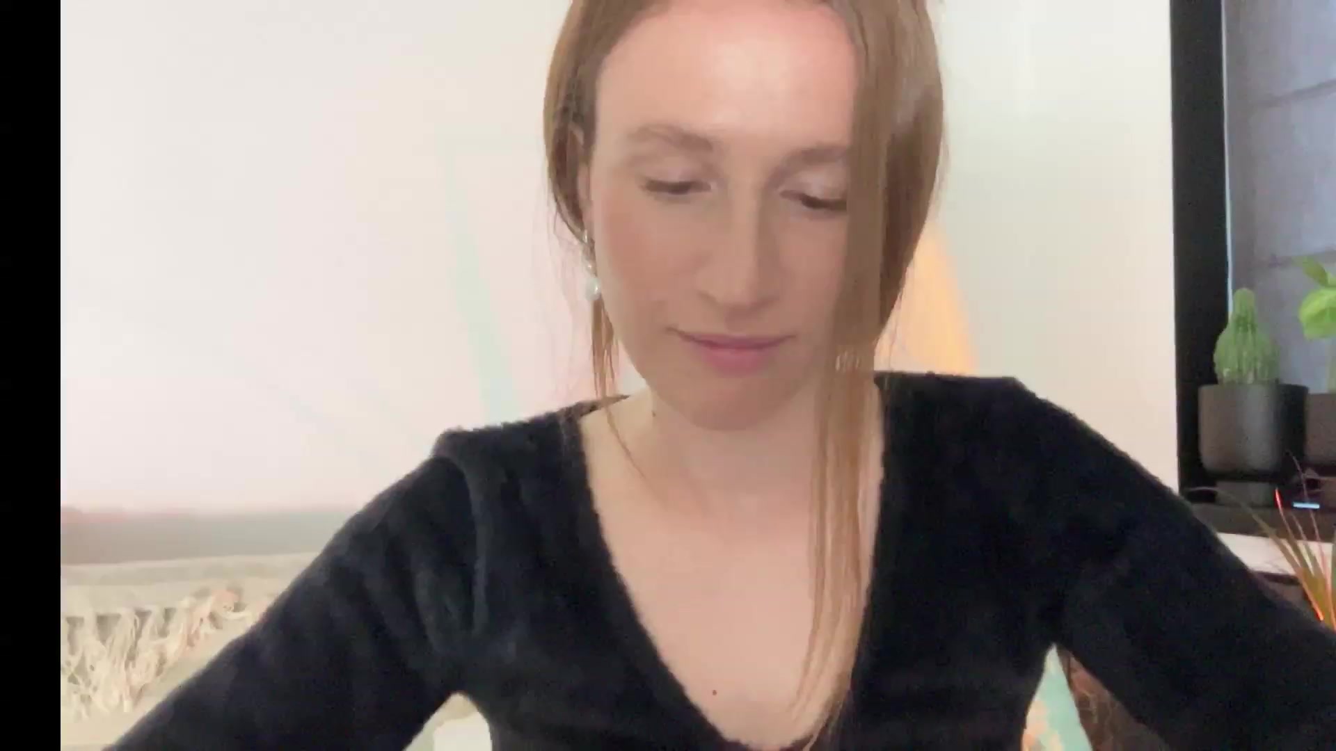 Gallery image thumbnail from LovelyBvnny's myfreecams stream on, 06/19/2023, 15:02 image 16 of 20
