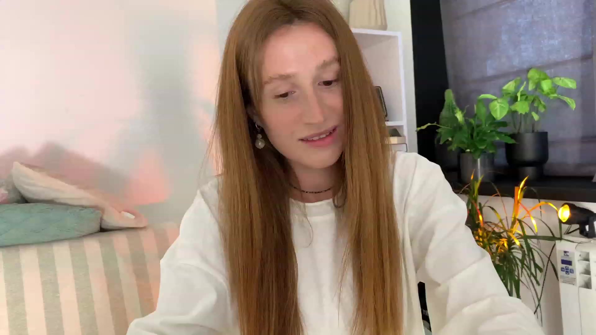 Gallery image thumbnail from LovelyBvnny's myfreecams stream on, 08/01/2023, 18:20 image 9 of 20