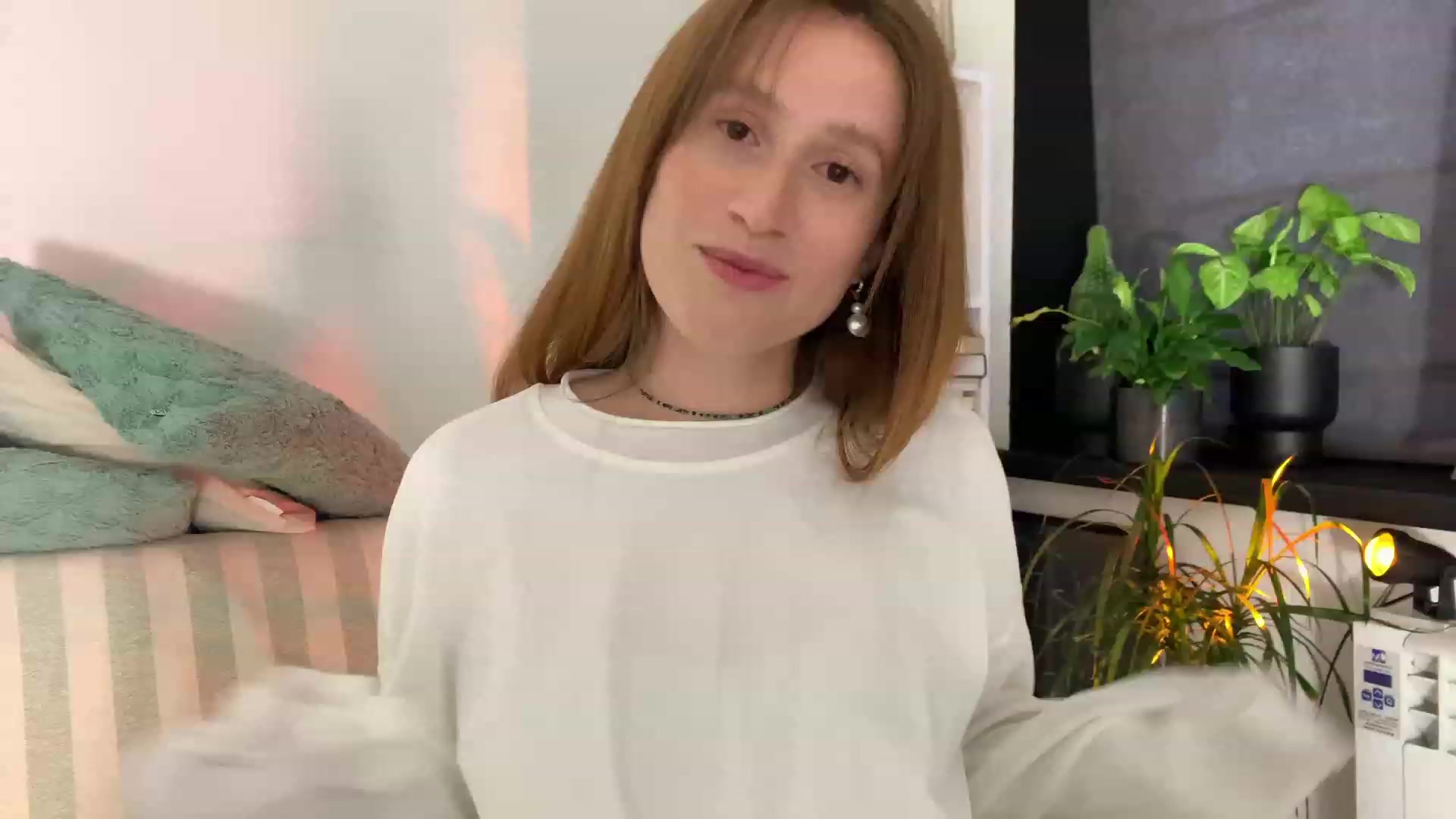 Gallery image thumbnail from LovelyBvnny's myfreecams stream on, 08/01/2023, 18:20 image 13 of 20
