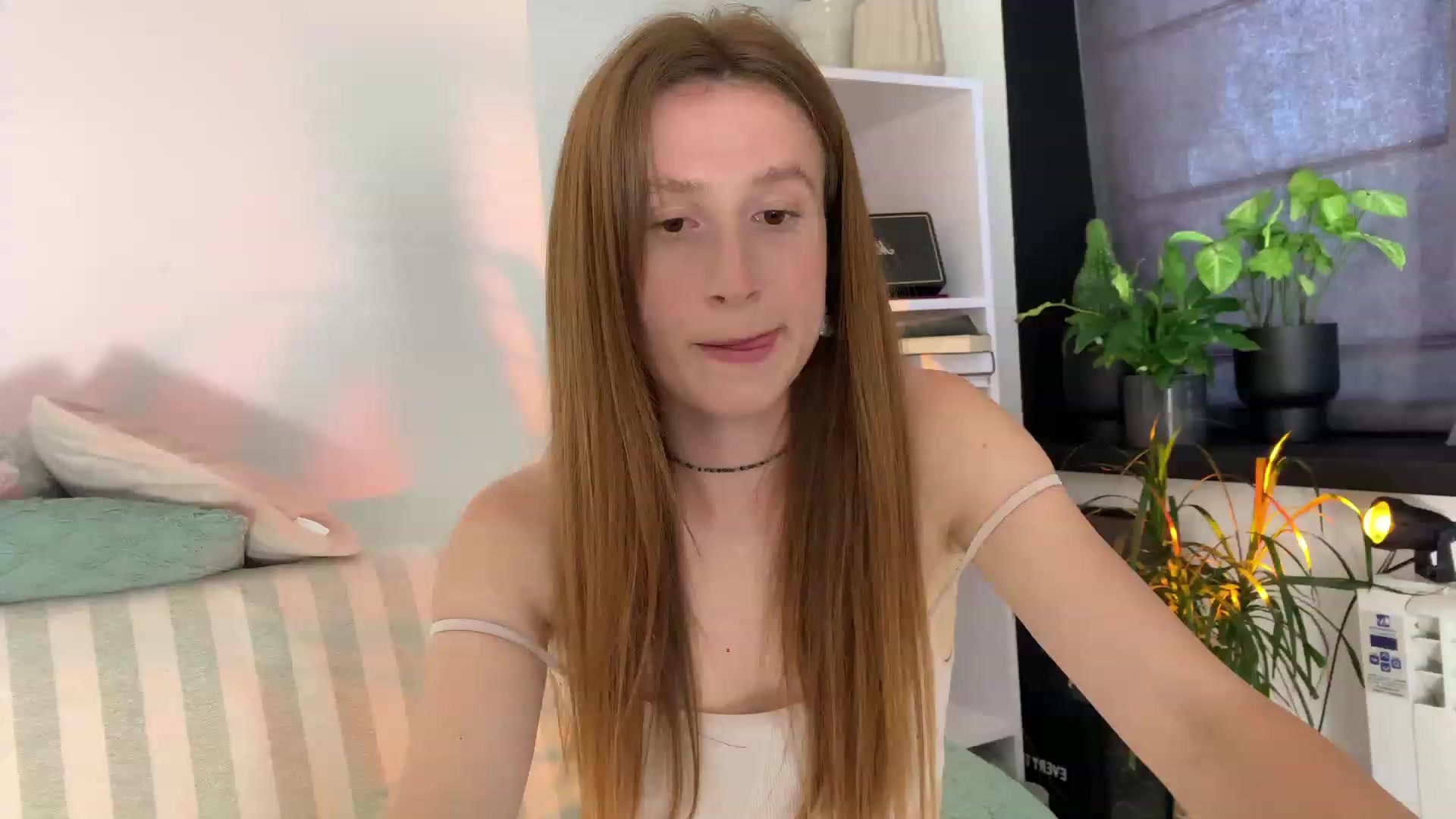 Gallery image thumbnail from LovelyBvnny's myfreecams stream on, 08/01/2023, 18:20 image 5 of 20