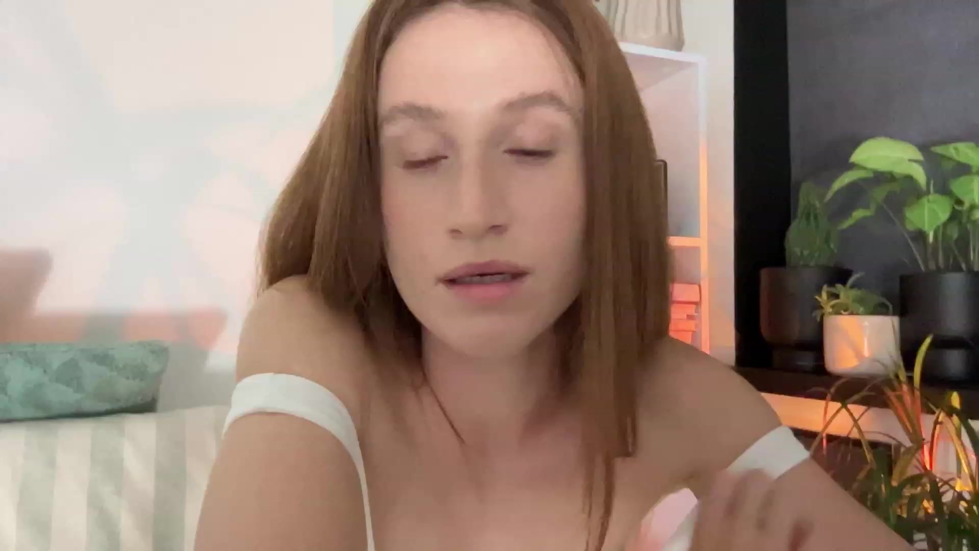 Gallery image thumbnail from LovelyBvnny's myfreecams stream on, 08/13/2023, 17:42 image 5 of 20