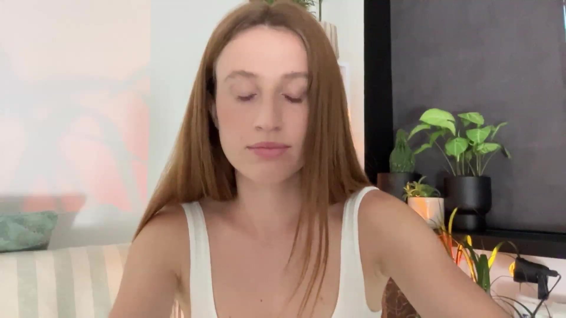 Gallery image thumbnail from LovelyBvnny's myfreecams stream on, 08/13/2023, 17:42 image 12 of 20