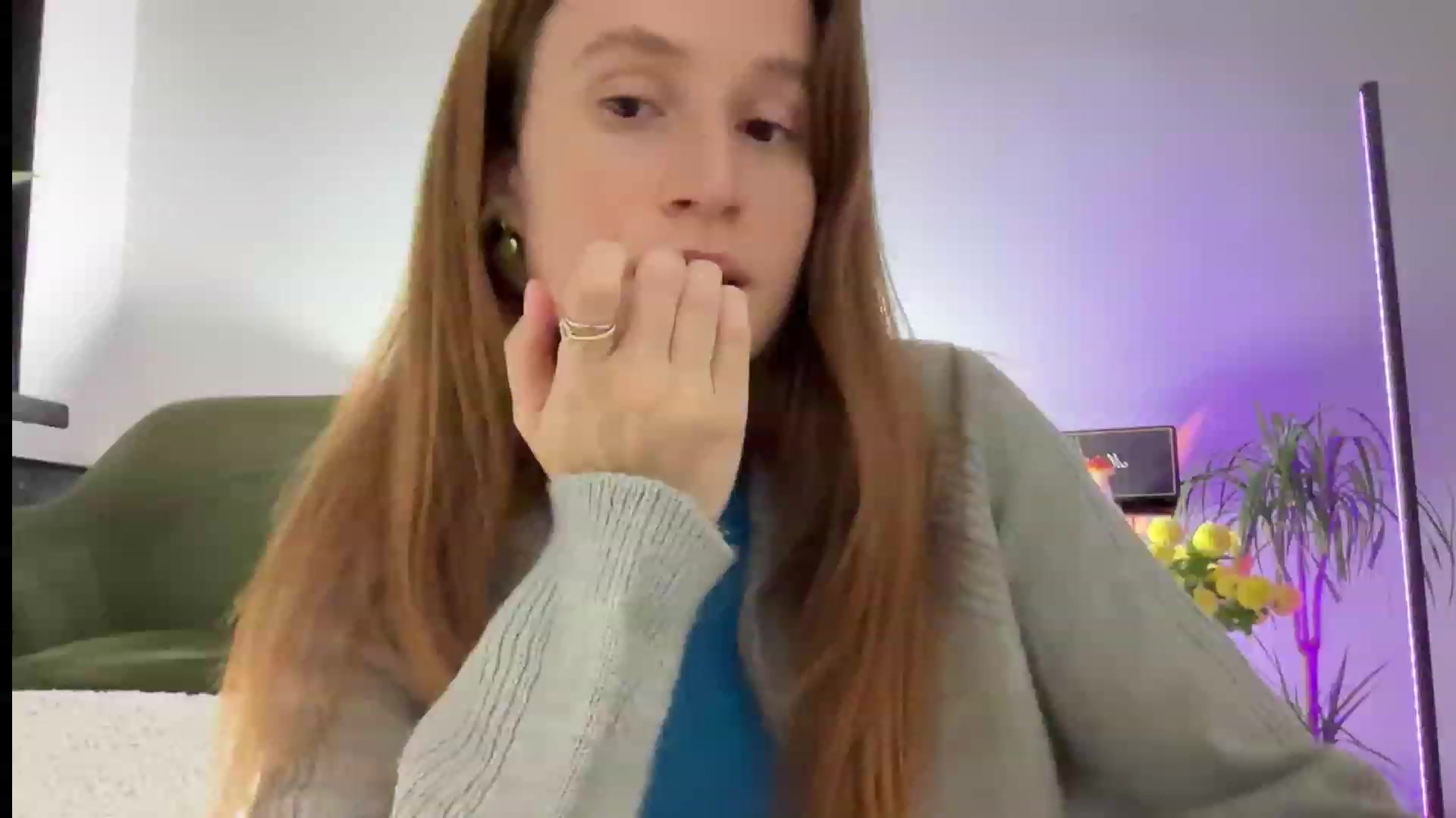 Gallery image thumbnail from LovelyBvnny's myfreecams stream on, 11/18/2023, 20:51 image 20 of 20