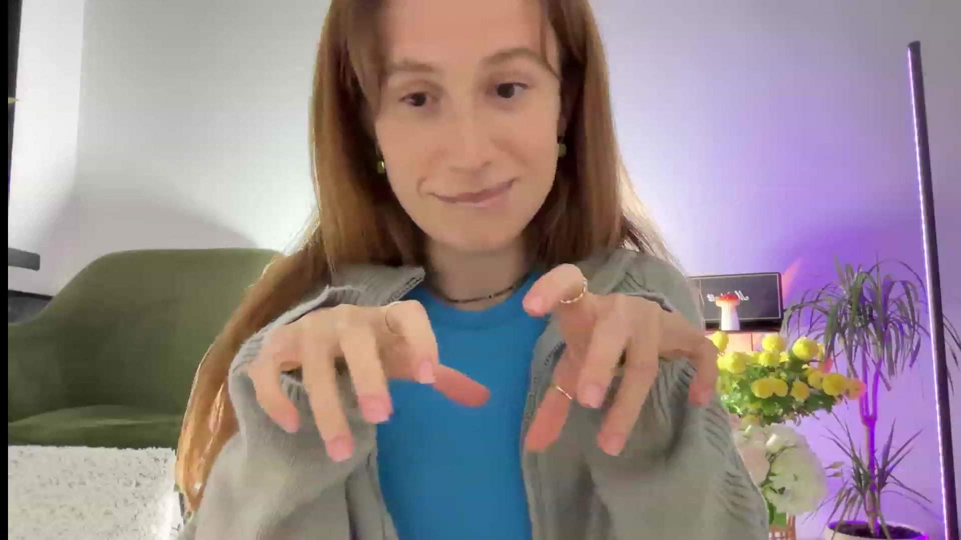 Gallery image thumbnail from LovelyBvnny's myfreecams stream on, 11/18/2023, 20:51 image 10 of 20
