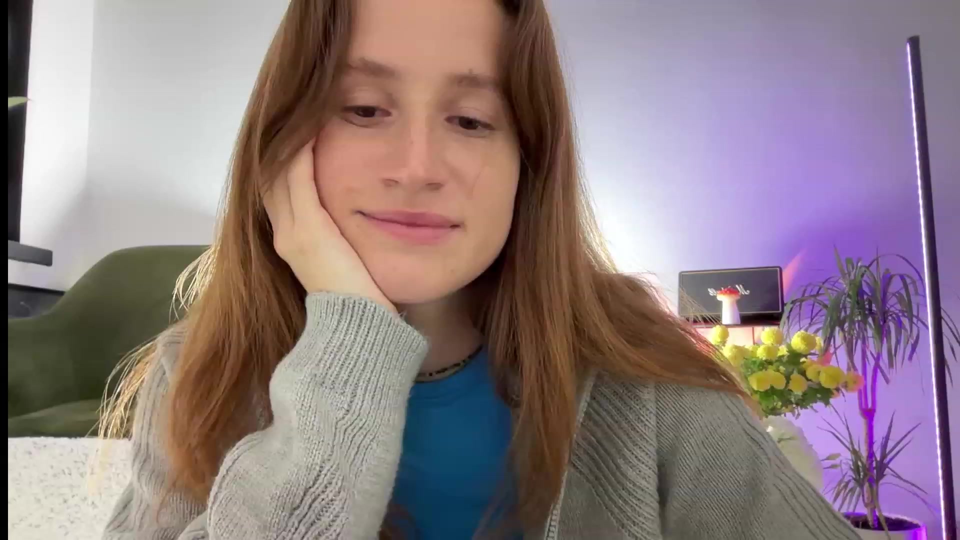 Gallery image thumbnail from LovelyBvnny's myfreecams stream on, 11/18/2023, 20:51 image 2 of 20