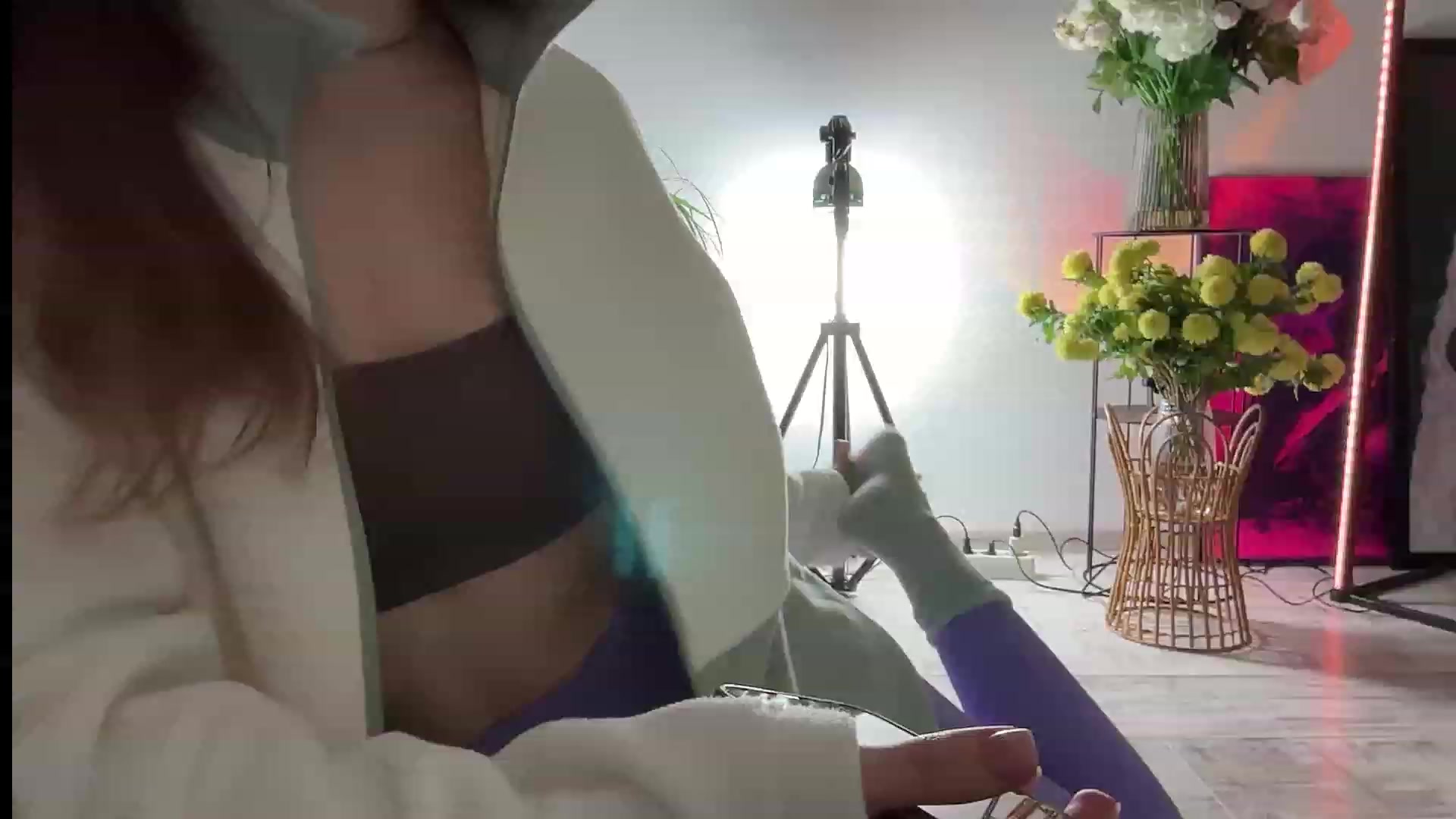 Gallery image thumbnail from LovelyBvnny's myfreecams stream on, 11/19/2023, 17:31 image 5 of 20