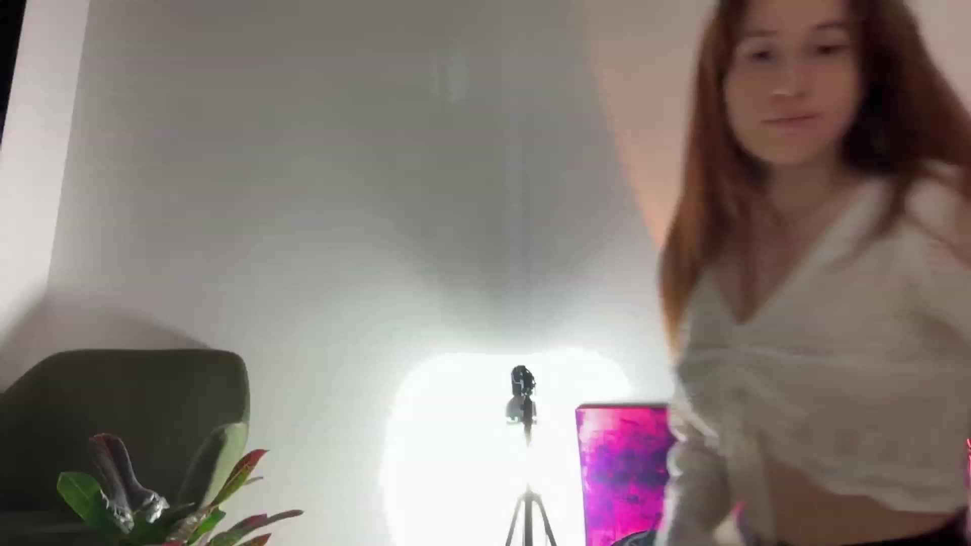 Gallery image thumbnail from LovelyBvnny's myfreecams stream on, 12/05/2023, 15:51 image 2 of 20