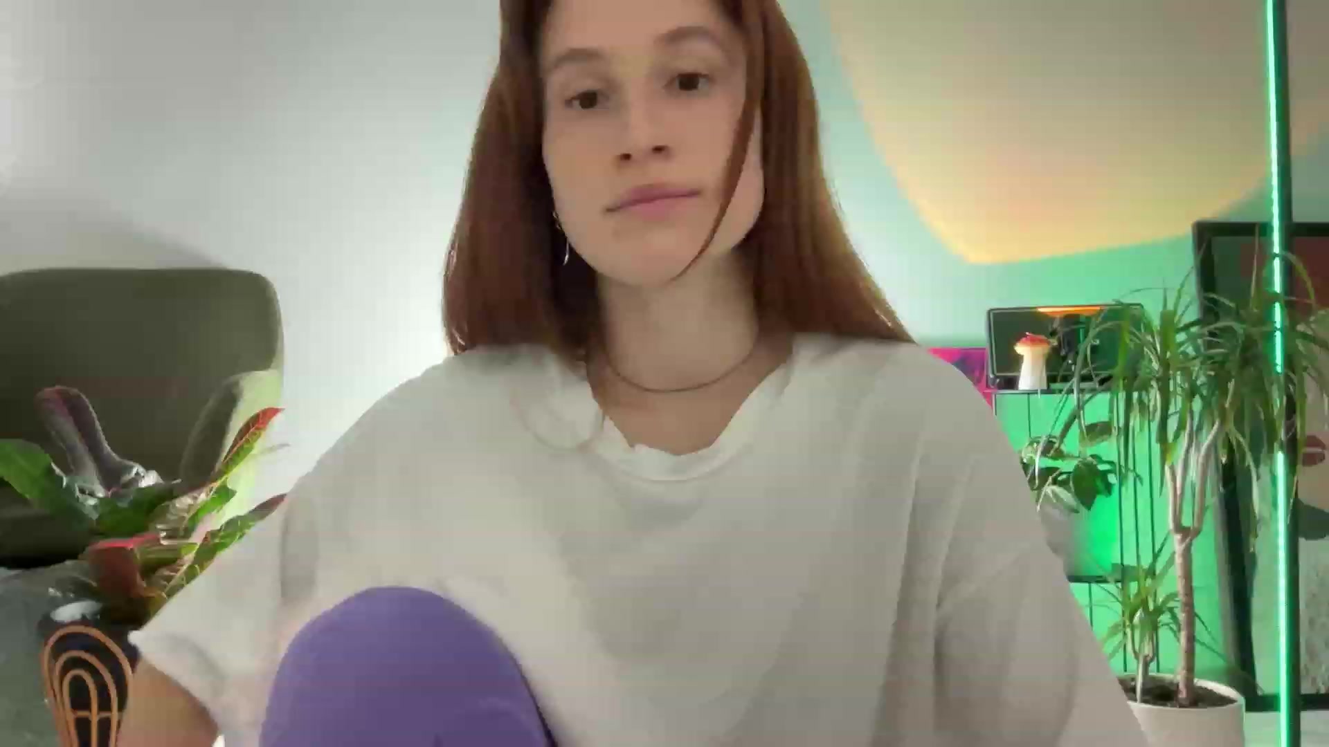 Gallery image thumbnail from LovelyBvnny's myfreecams stream on, 12/05/2023, 17:57 image 9 of 20
