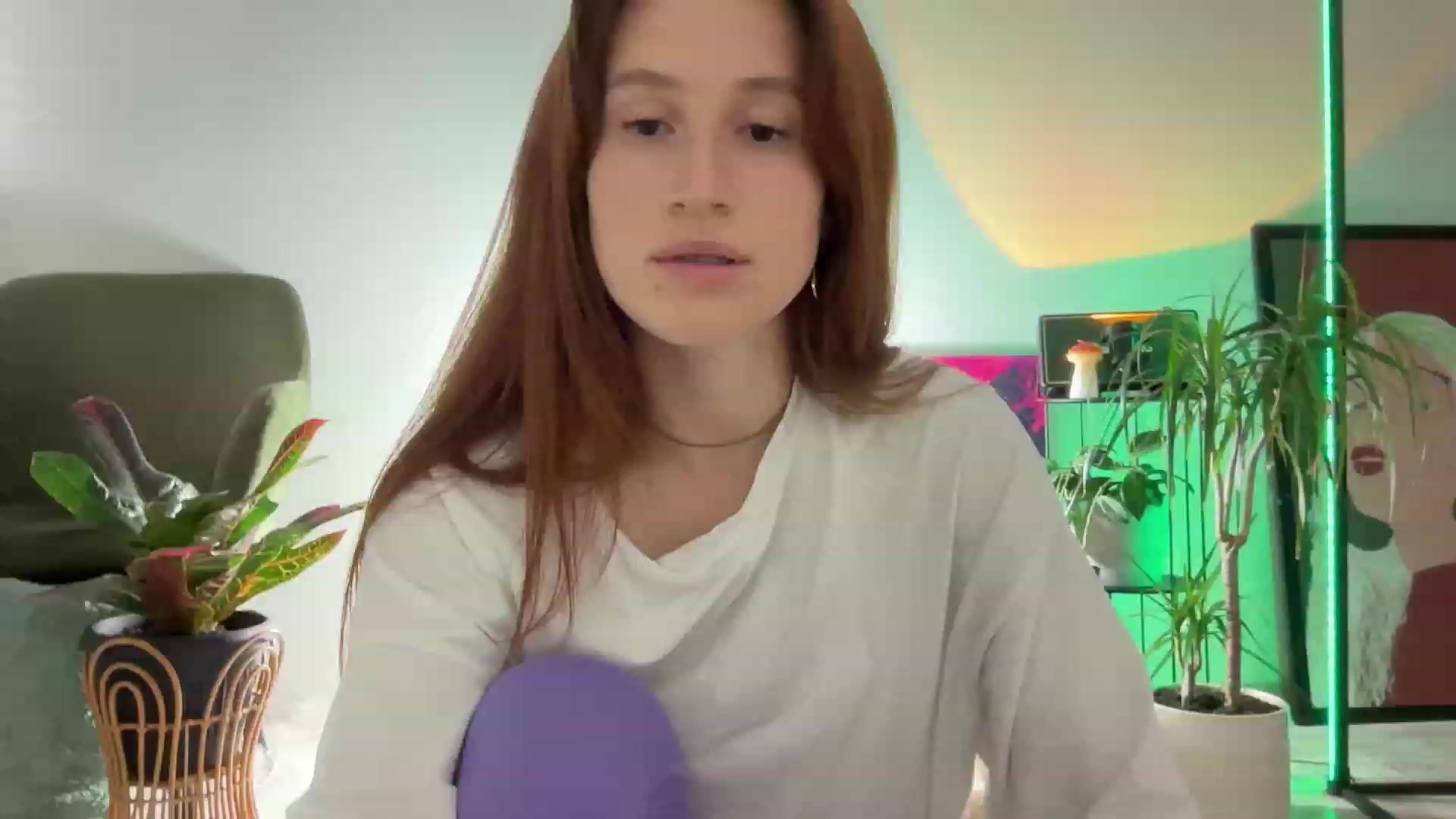 Gallery image thumbnail from LovelyBvnny's myfreecams stream on, 12/05/2023, 17:57 image 7 of 20