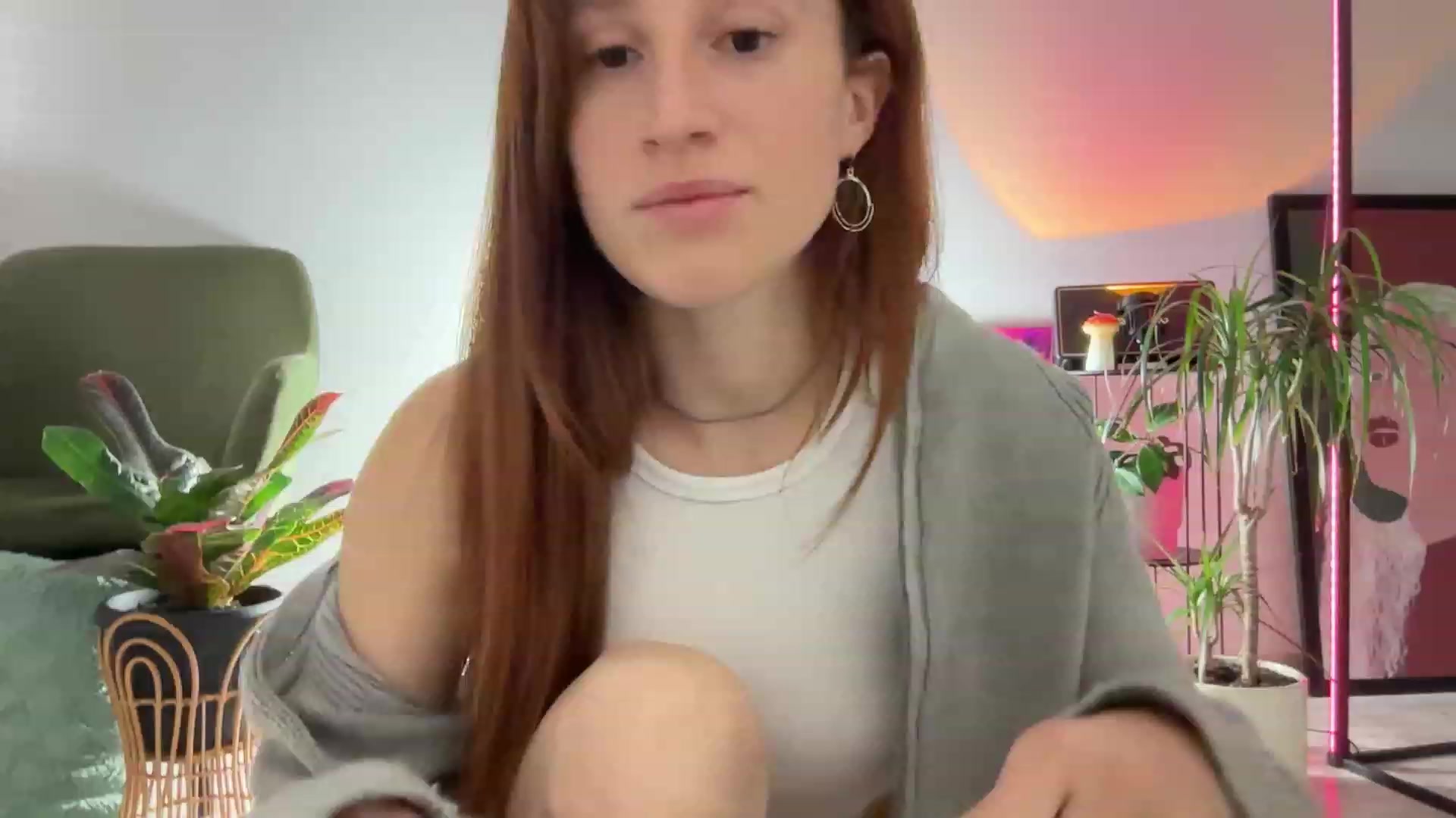 Gallery image thumbnail from LovelyBvnny's myfreecams stream on, 12/05/2023, 17:57 image 5 of 20