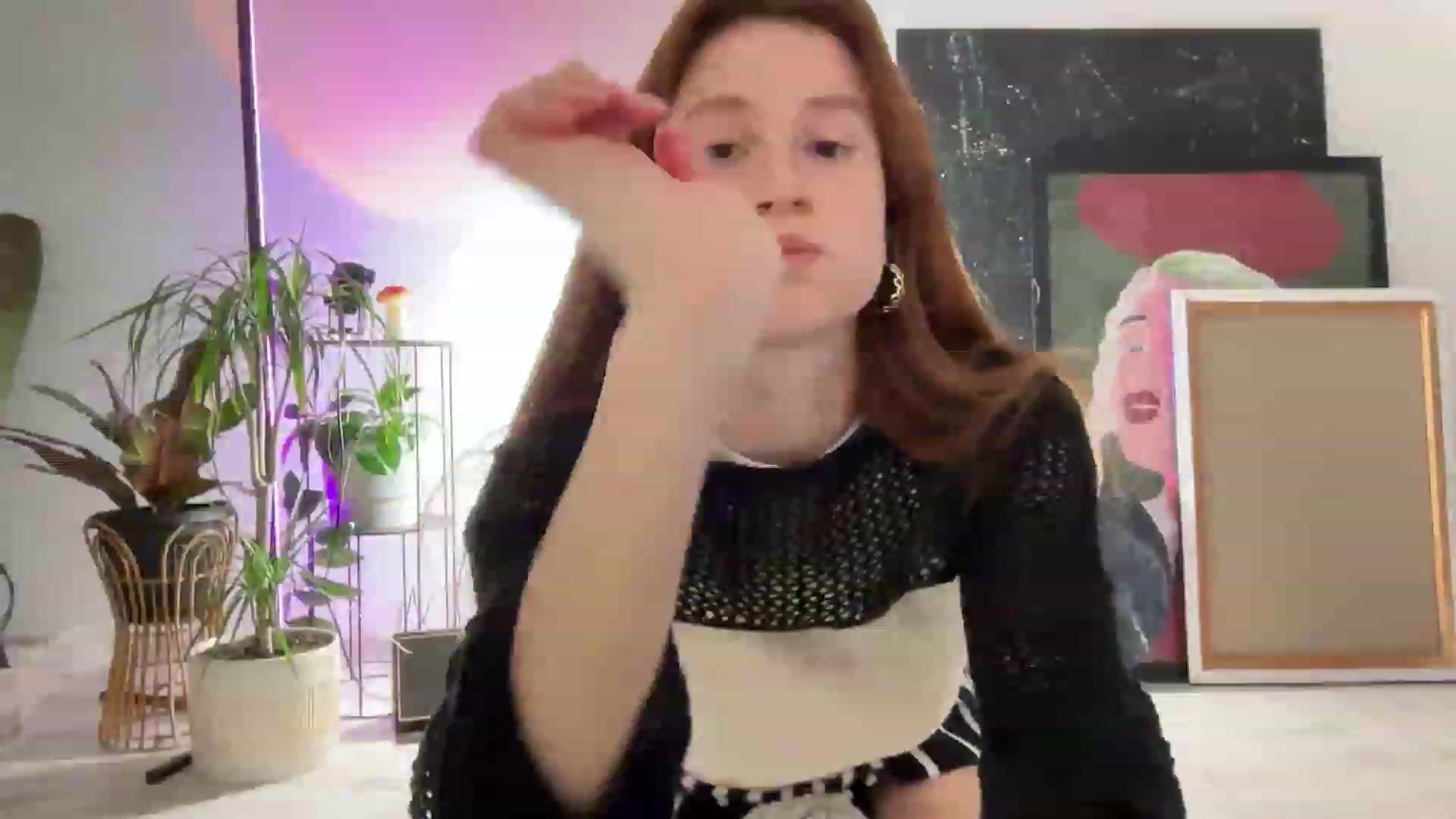 Gallery image thumbnail from LovelyBvnny's myfreecams stream on, 12/07/2023, 20:13 image 10 of 20