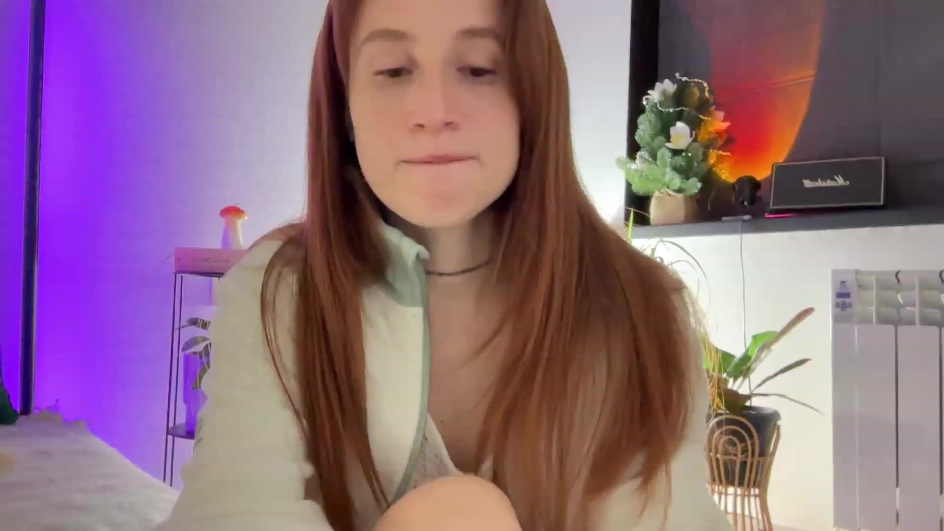 Gallery image thumbnail from LovelyBvnny's myfreecams stream on, 12/10/2023, 20:00 image 19 of 20