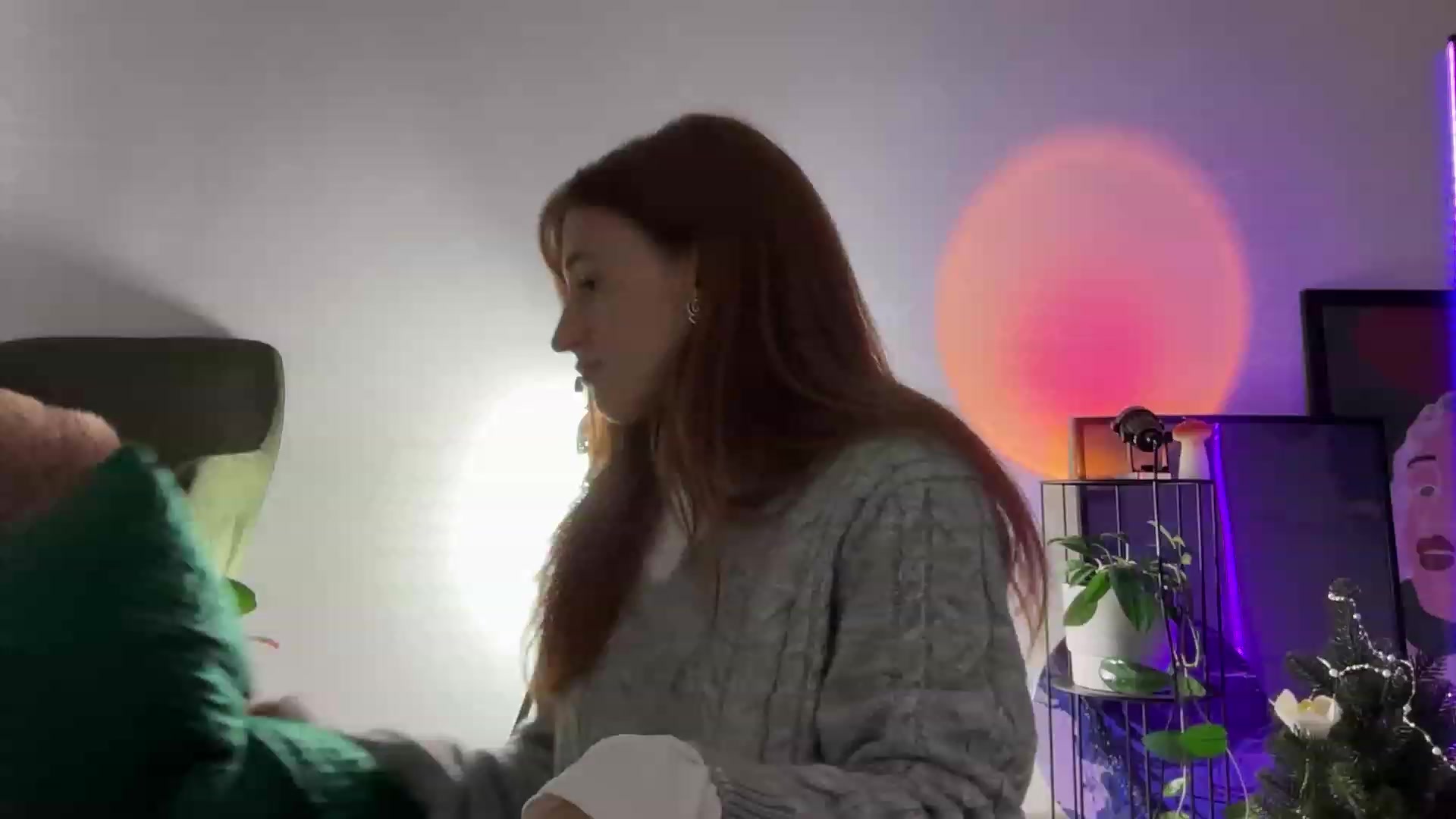 Gallery image thumbnail from LovelyBvnny's myfreecams stream on, 12/12/2023, 15:04 image 1 of 20