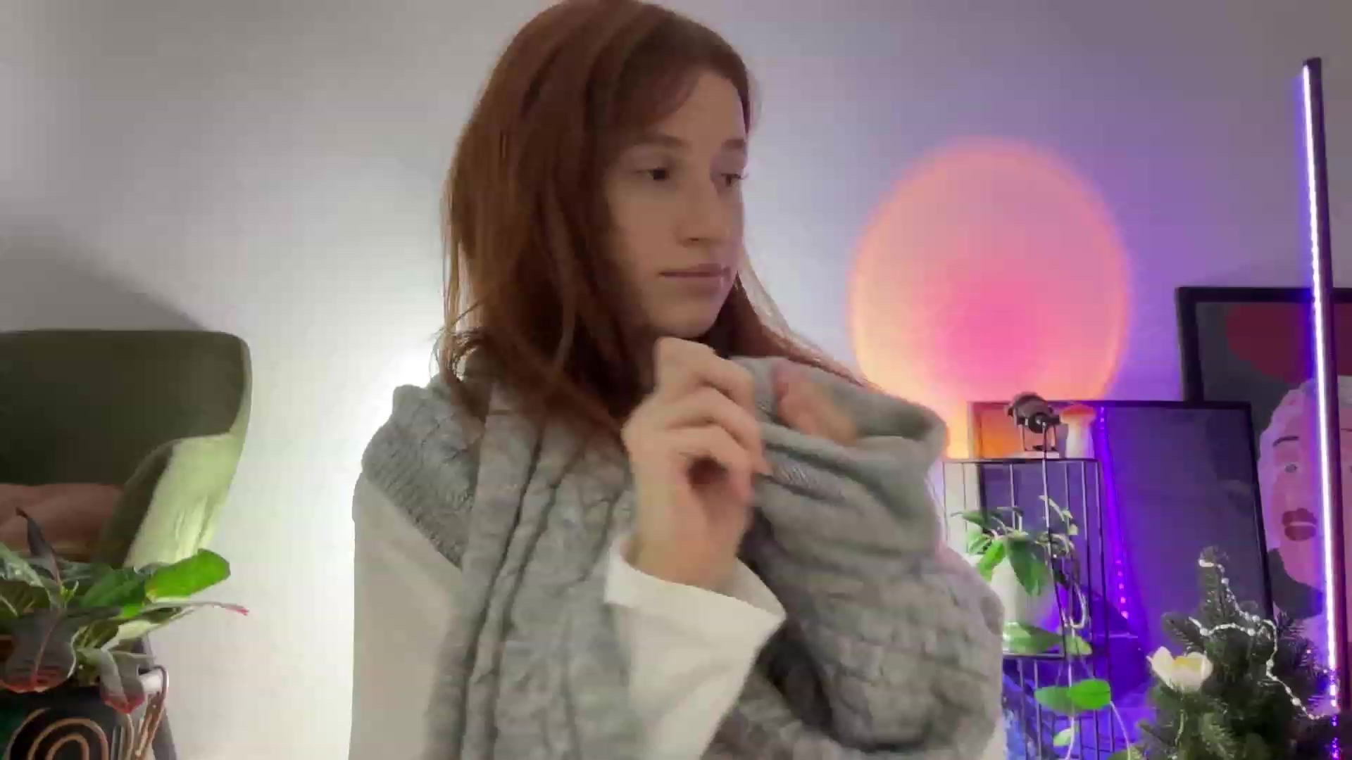 Gallery image thumbnail from LovelyBvnny's myfreecams stream on, 12/12/2023, 15:04 image 2 of 20