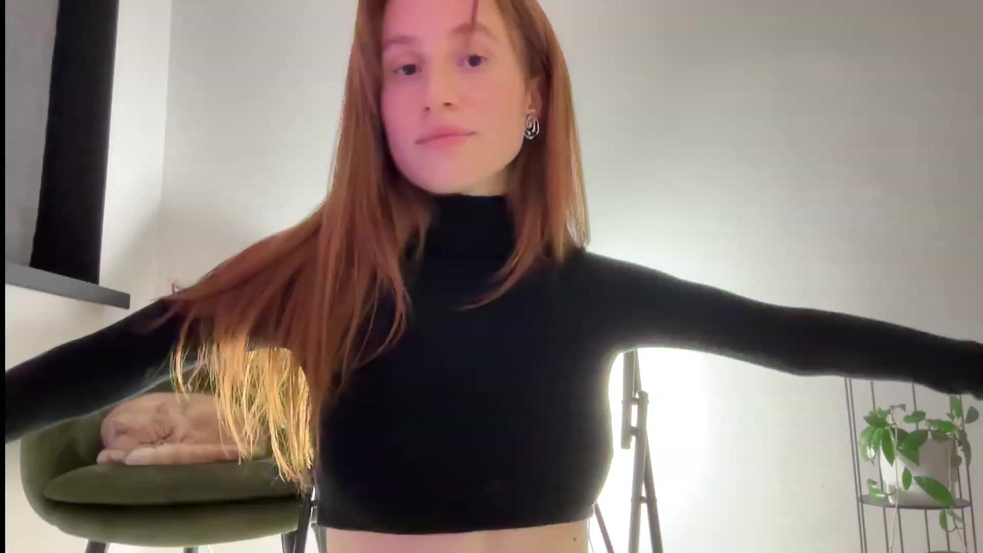 Gallery image thumbnail from LovelyBvnny's myfreecams stream on, 12/16/2023, 19:34 image 10 of 20
