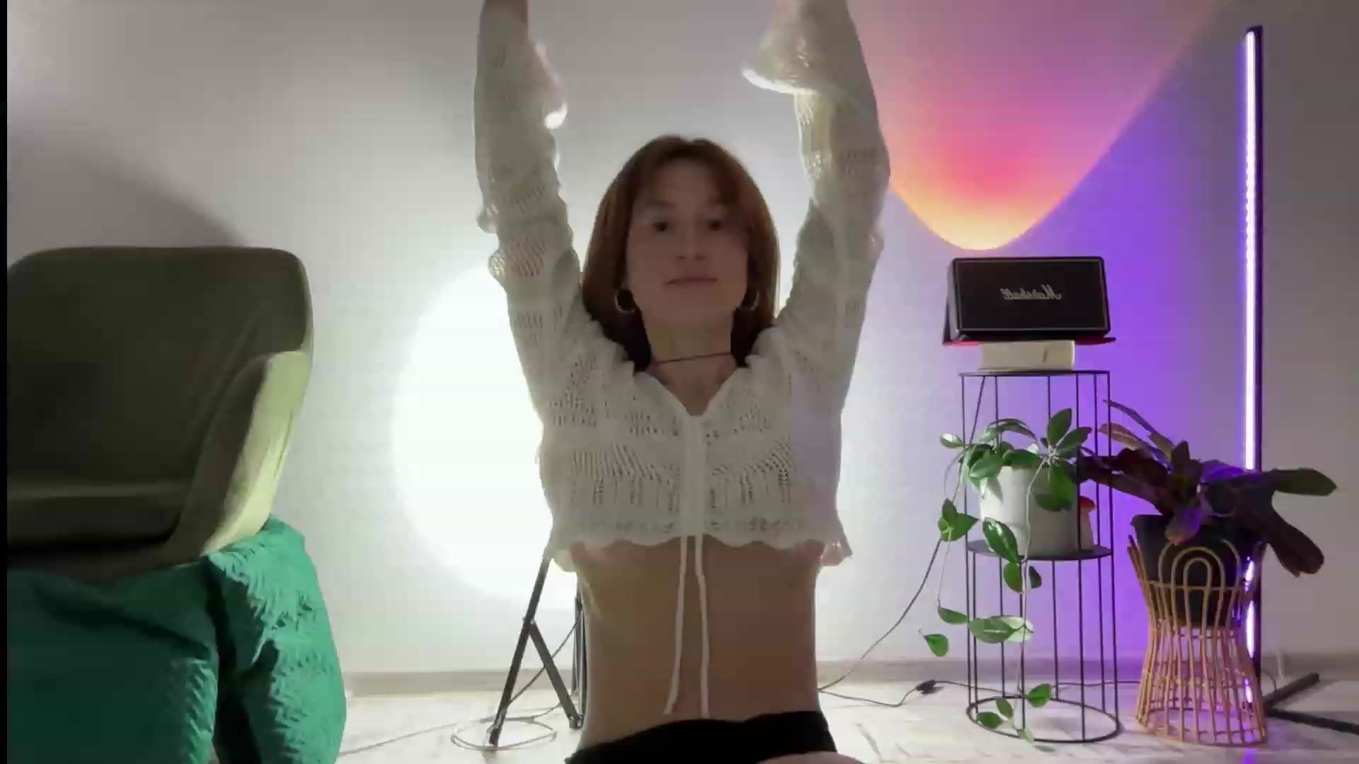 Gallery image thumbnail from LovelyBvnny's myfreecams stream on, 12/17/2023, 18:57 image 3 of 20