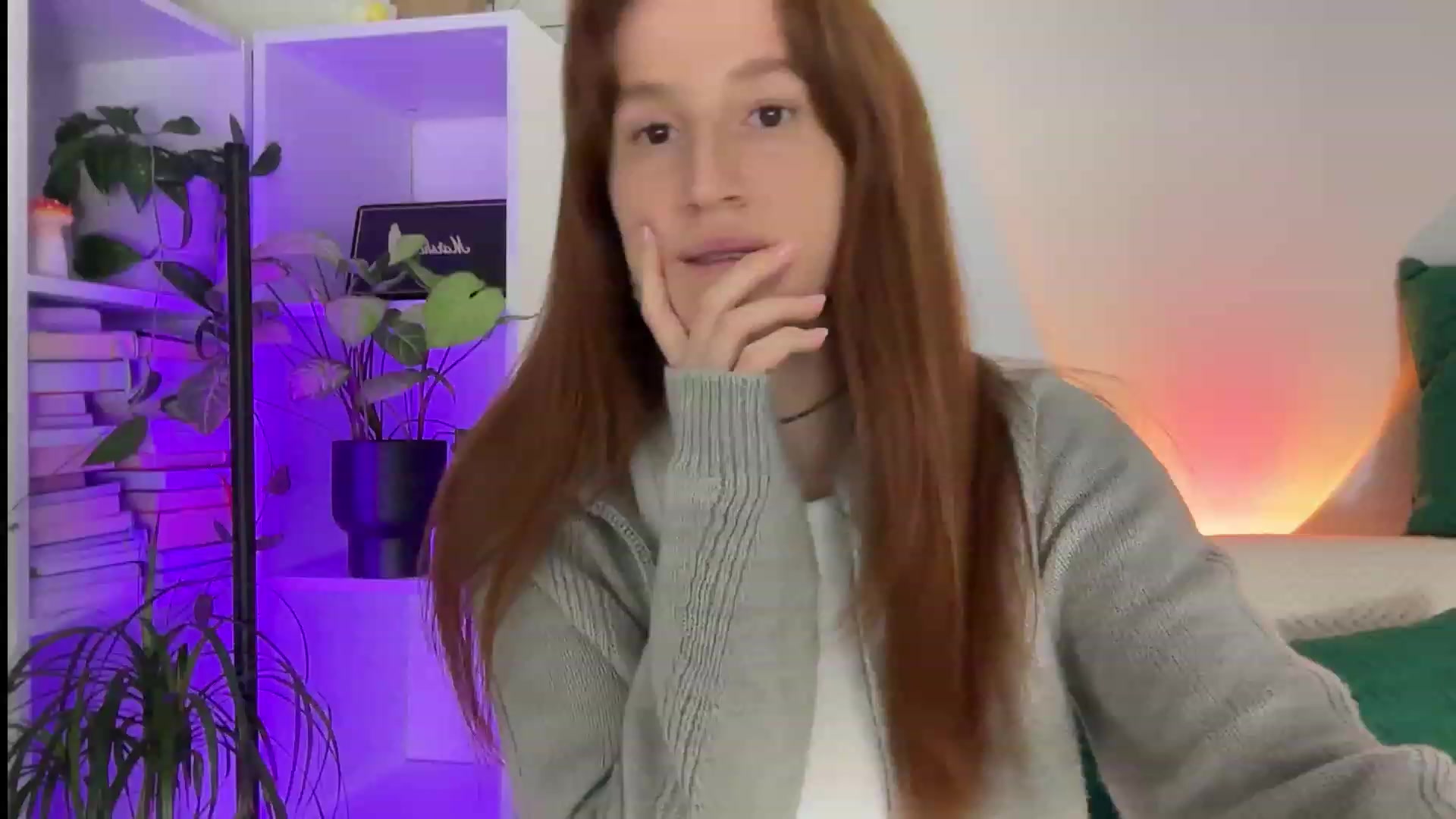 Gallery image thumbnail from LovelyBvnny's myfreecams stream on, 12/19/2023, 18:08 image 5 of 20