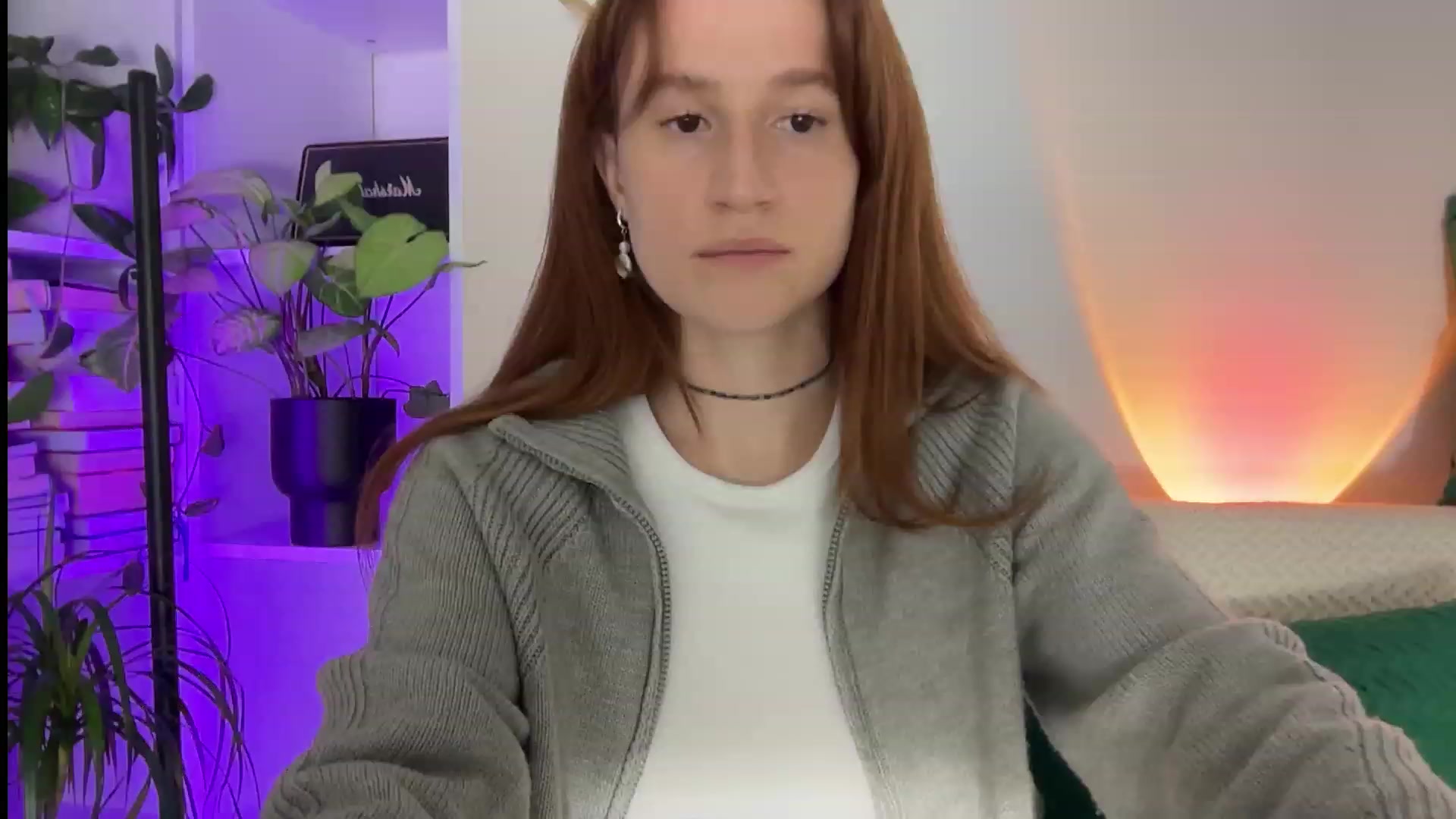 Gallery image thumbnail from LovelyBvnny's myfreecams stream on, 12/19/2023, 18:08 image 12 of 20