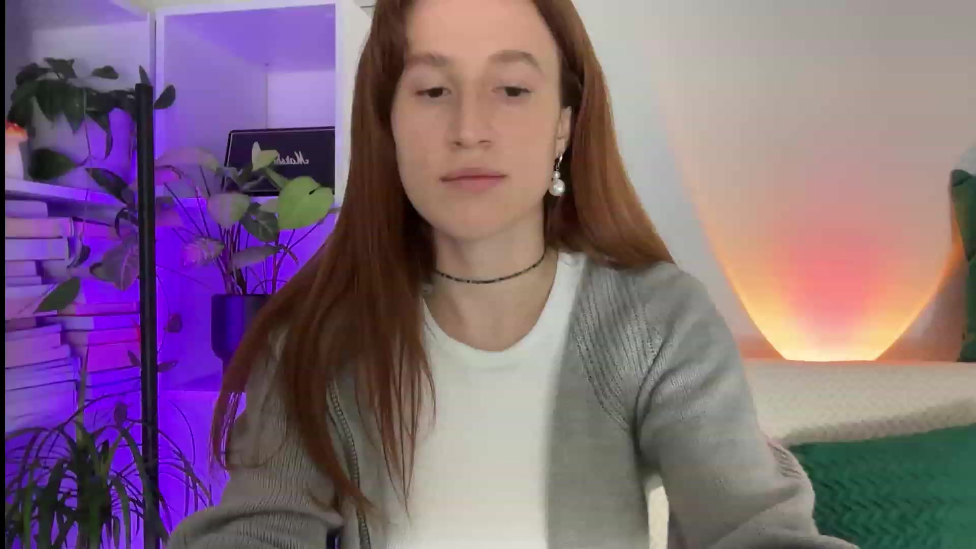 Gallery image thumbnail from LovelyBvnny's myfreecams stream on, 12/19/2023, 18:08 image 2 of 20
